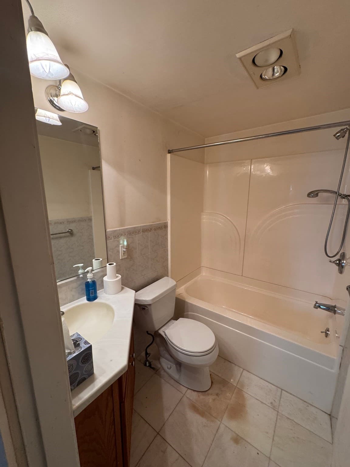 Single Family Residence at 45 Robinswood Rd, Weymouth MA 02190, Weymouth, photo 11 of 12