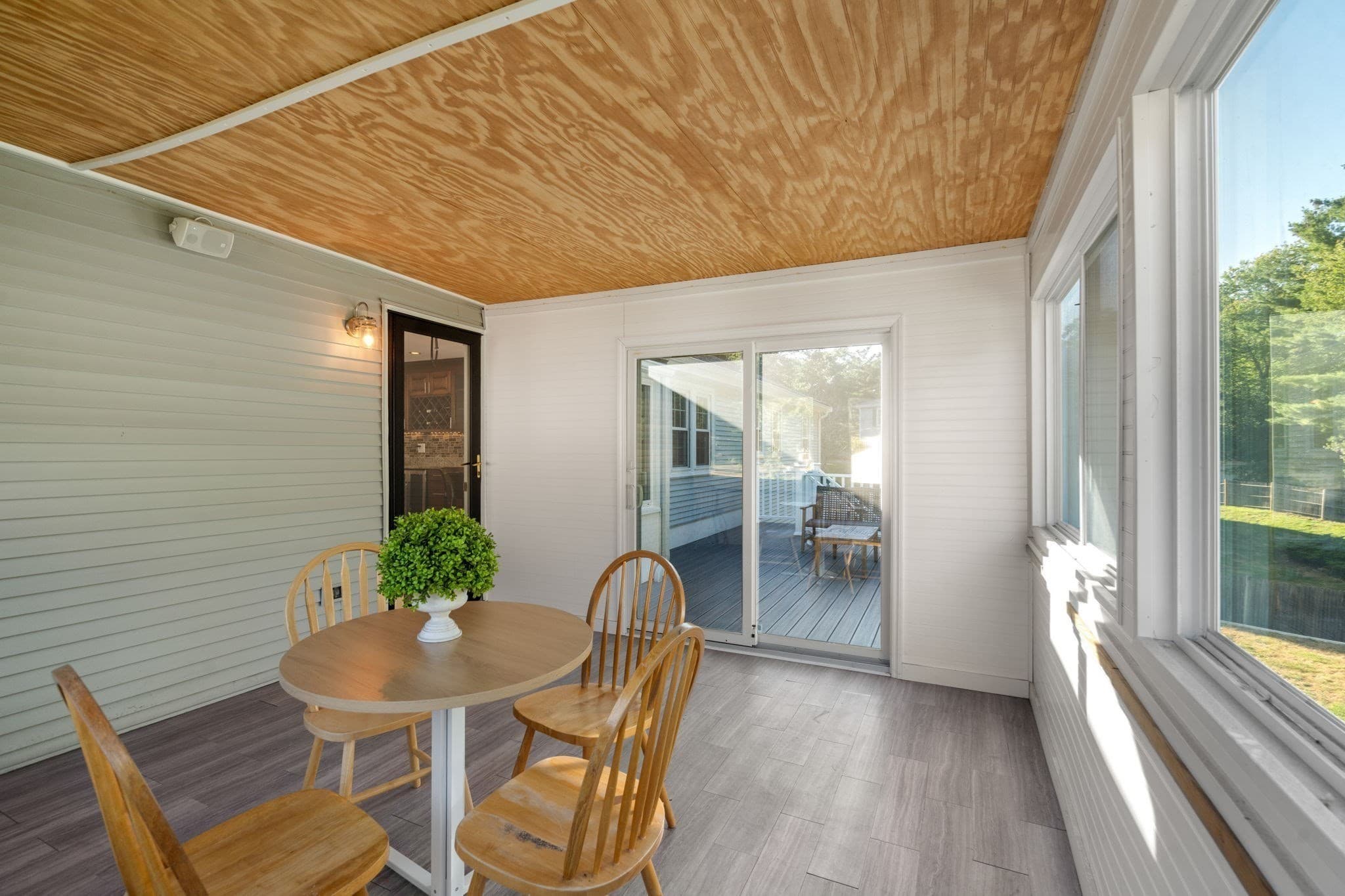 Single Family Residence at 16 Bacon Rd, Framingham MA 01701, Framingham, photo 5 of 35