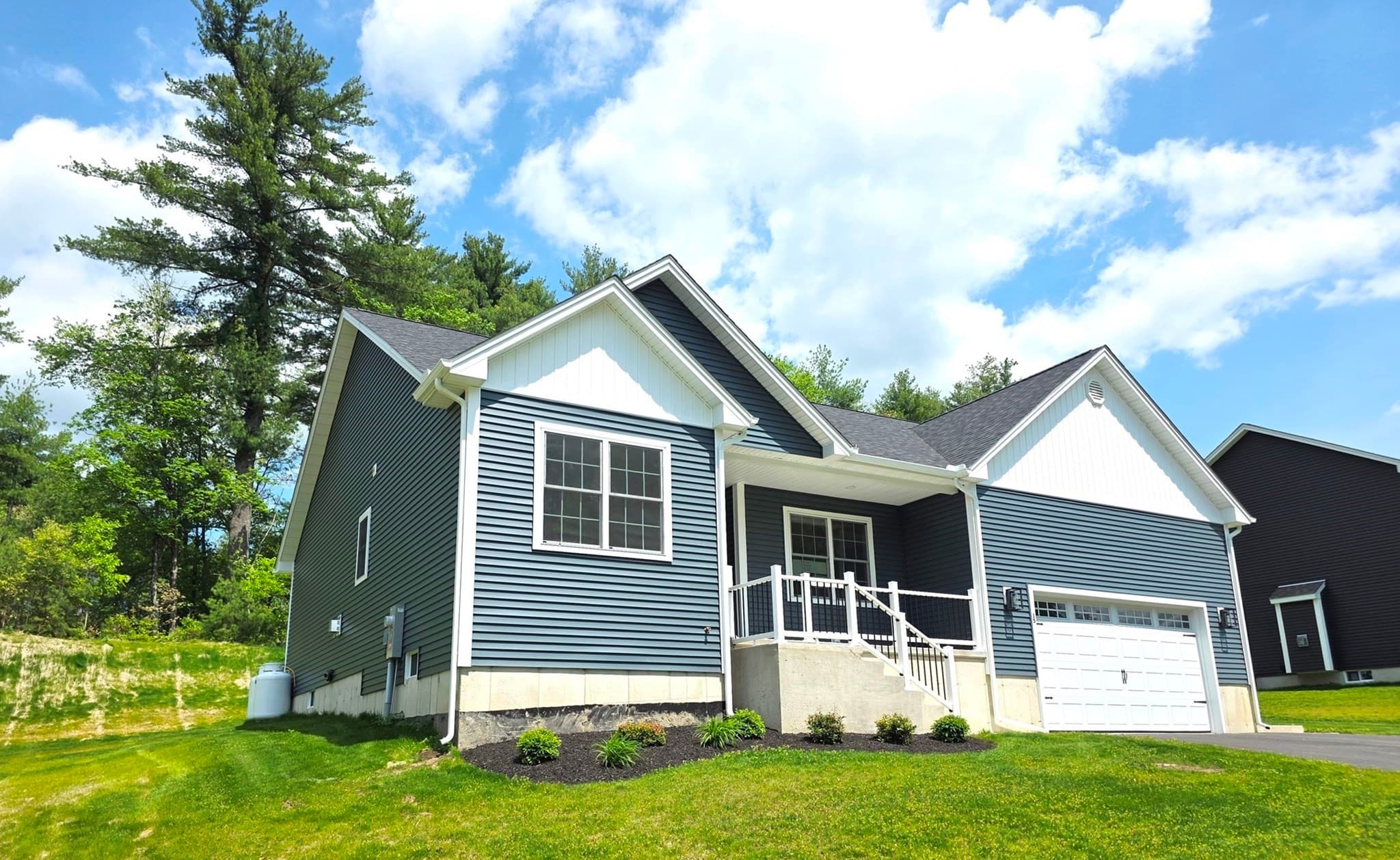 15 High Bluff, Belchertown MA 01007
