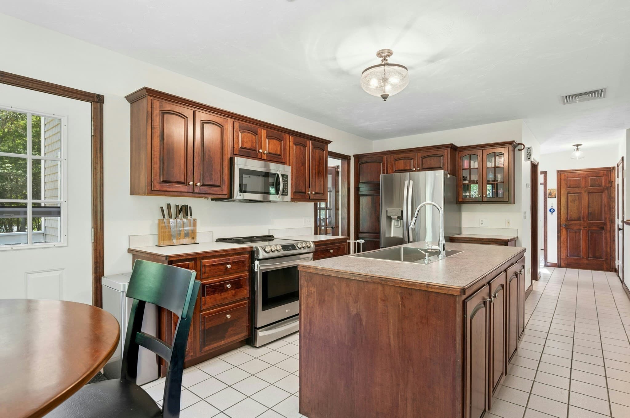 Single Family Residence at 17 Panettieri Dr., Lakeville MA 02347, Lakeville, photo 7 of 42