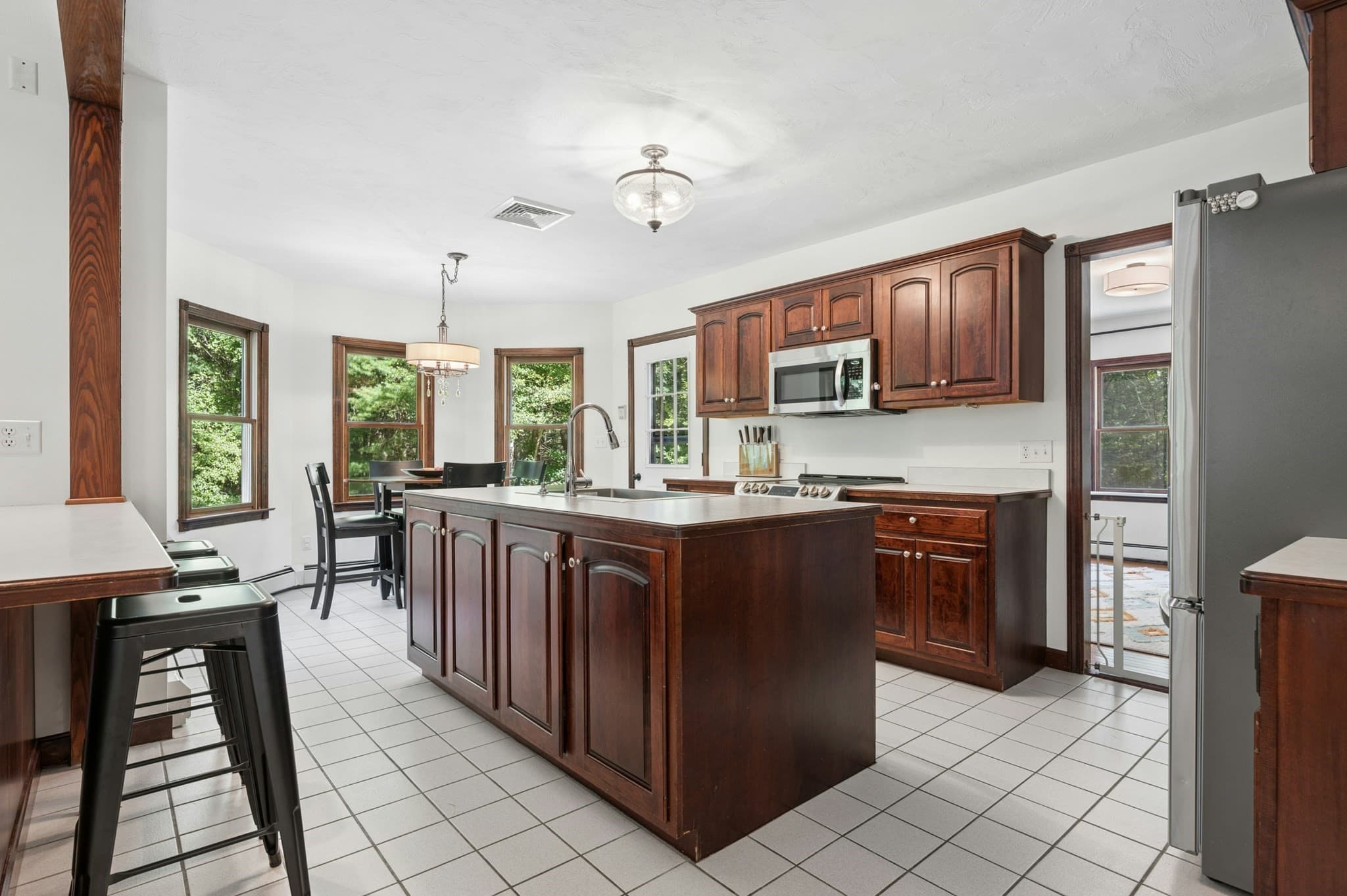 Single Family Residence at 17 Panettieri Dr., Lakeville MA 02347, Lakeville, photo 5 of 42