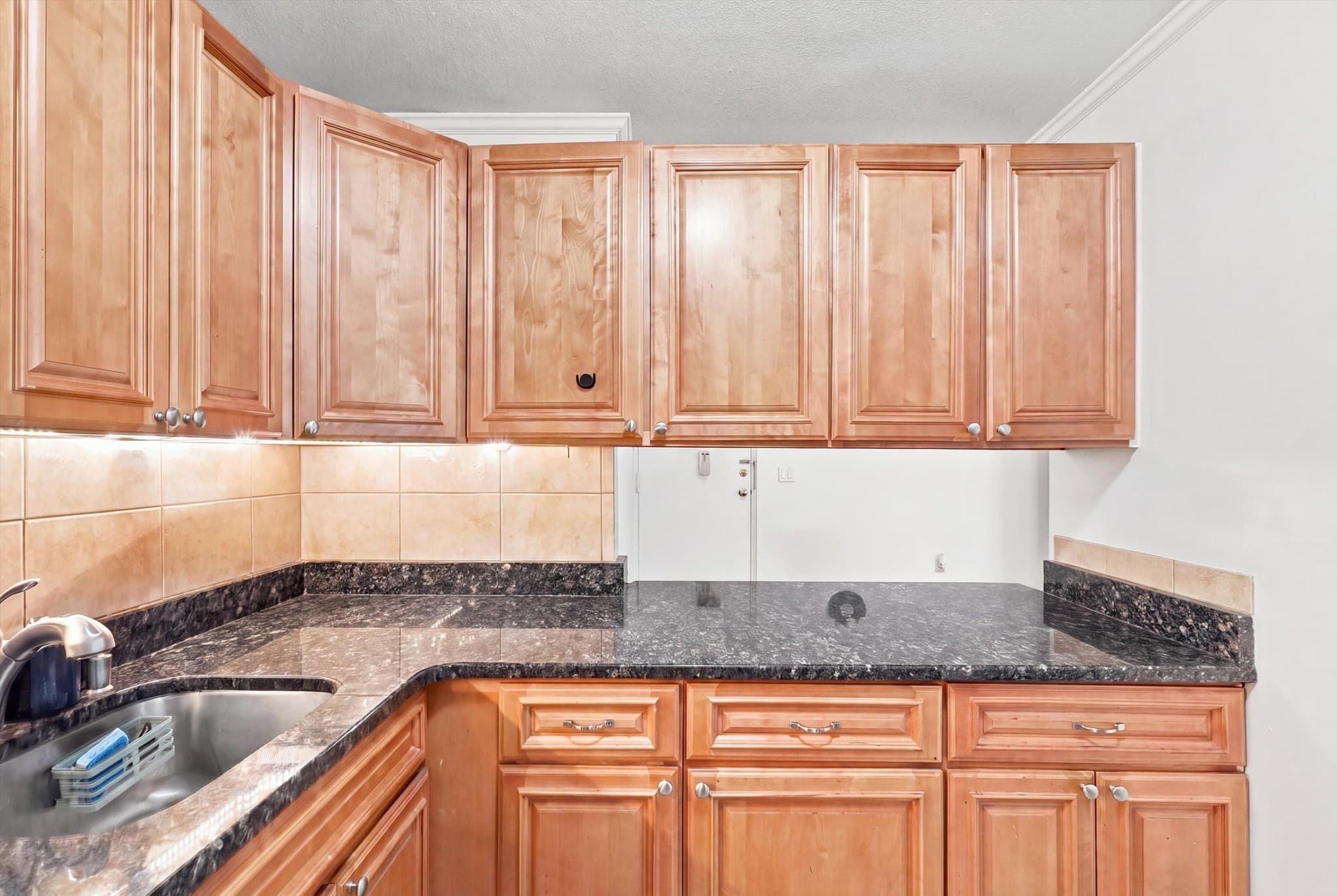 Condominium at 237 N Main St # 5, Andover MA 01810, Andover, photo 3 of 20
