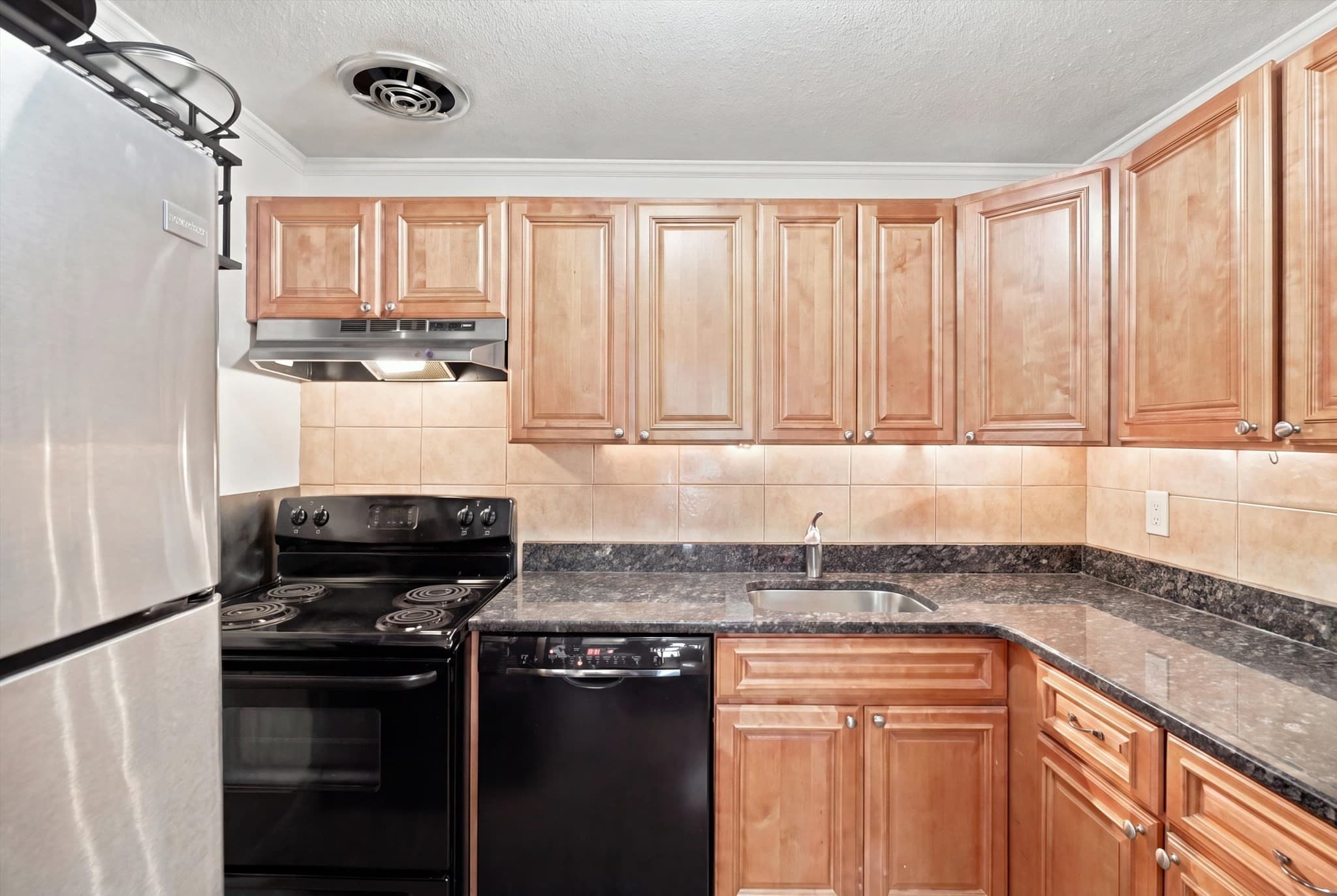 Condominium at 237 N Main St # 5, Andover MA 01810, Andover, photo 4 of 20