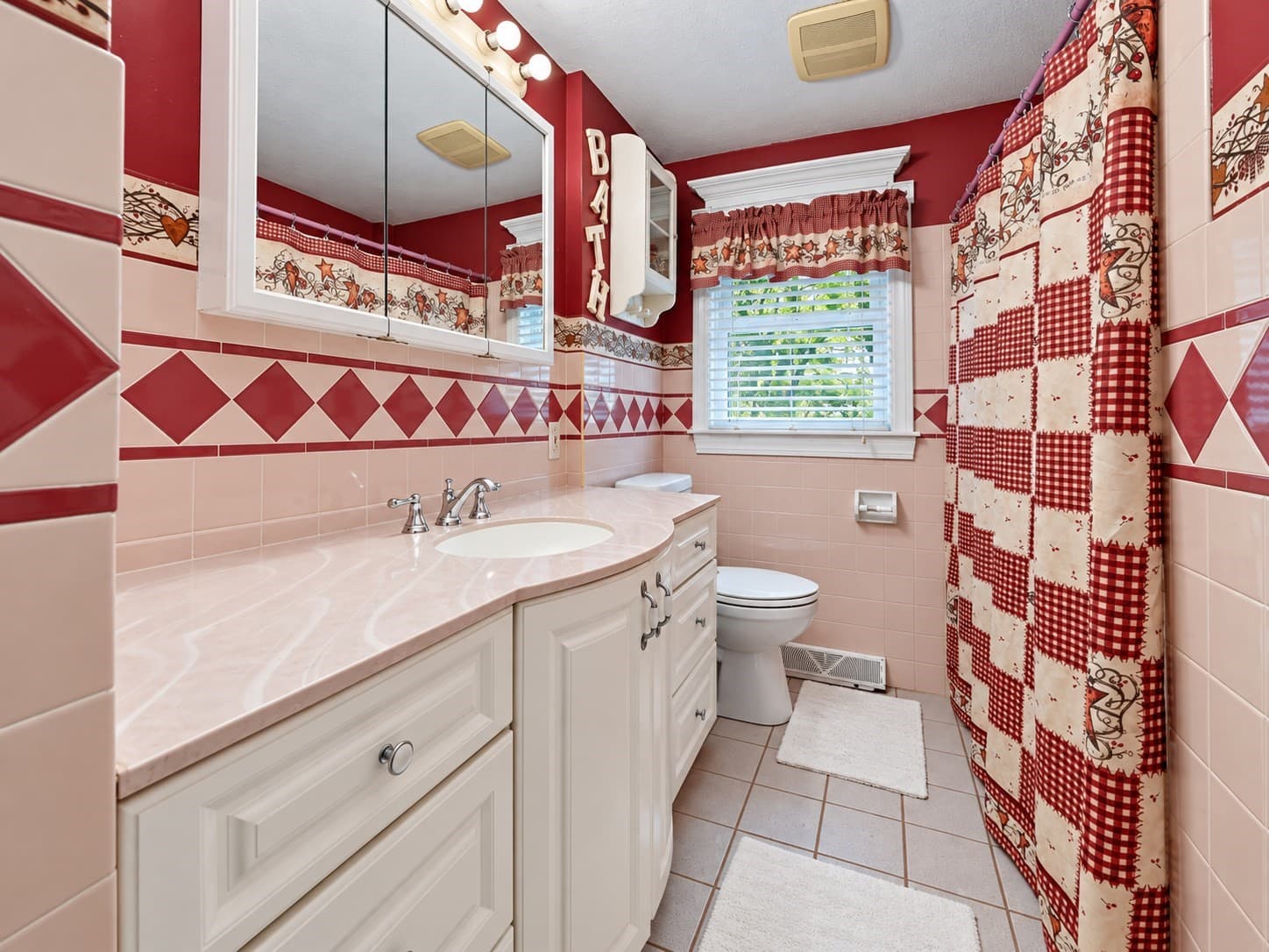 Single Family Residence at 5 Glenwood Cir, Attleboro MA 02703, Attleboro, photo 11 of 36