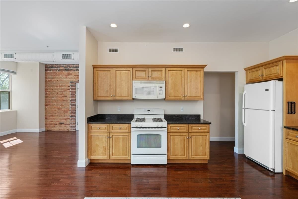 Condominium at 24 Washington St # 301, Haverhill MA 01832, Haverhill, photo 5 of 30