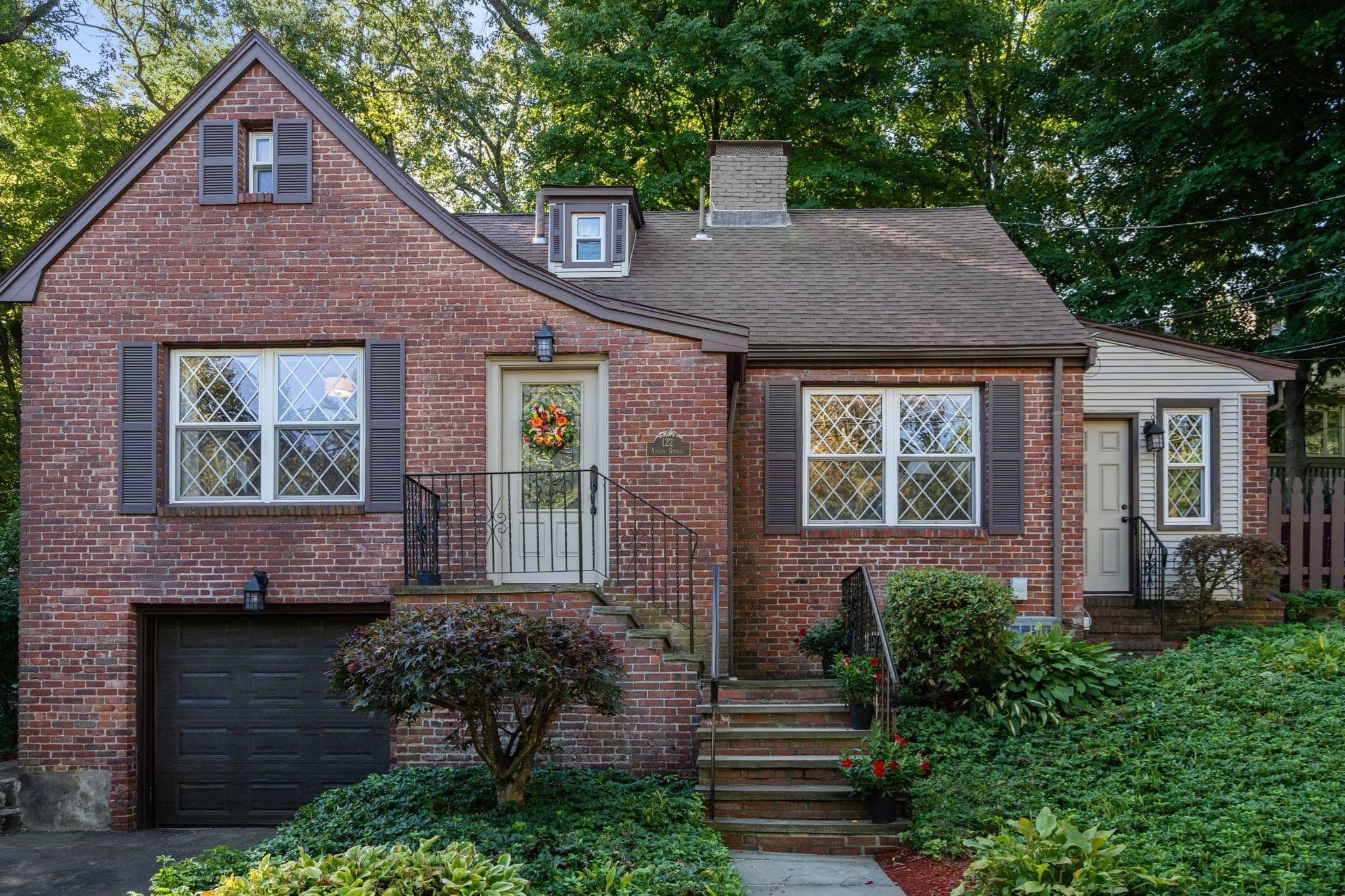 122 Austin St, Newton MA 02460