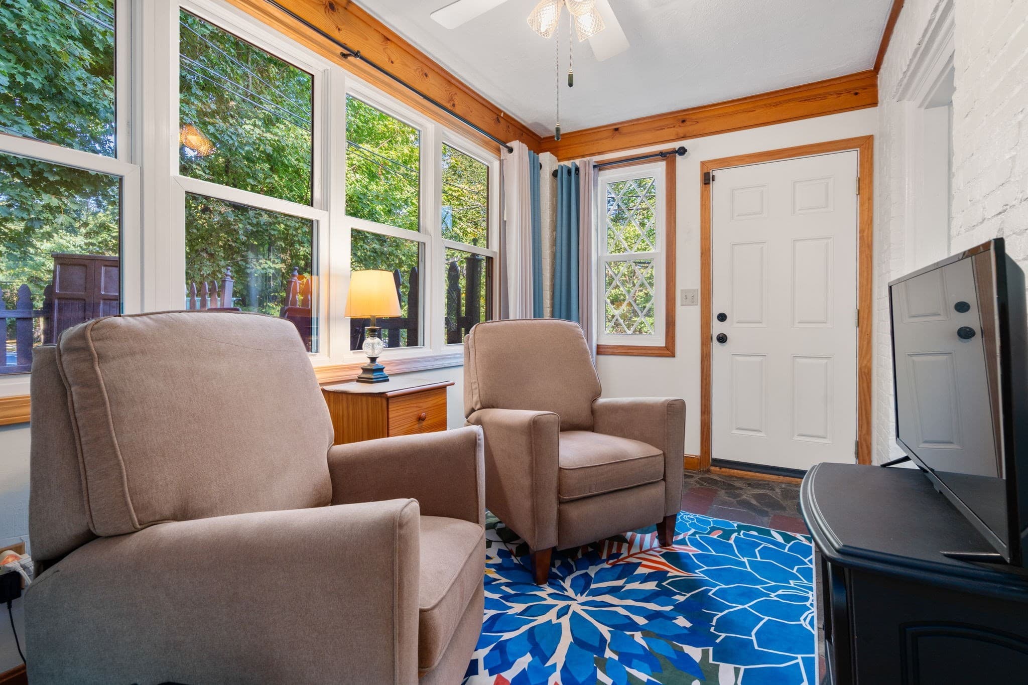 Single Family Residence at 122 Austin St, Newton MA 02460, Newton, photo 9 of 37