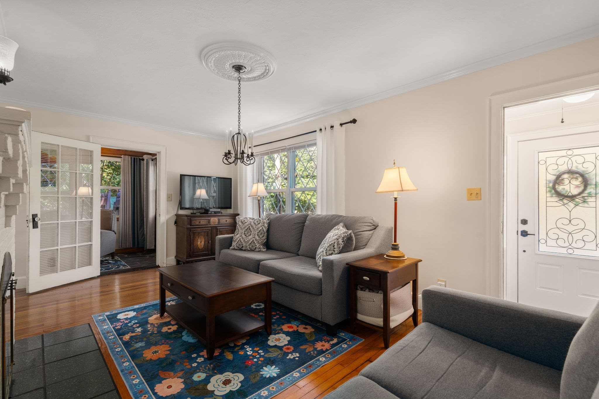 Single Family Residence at 122 Austin St, Newton MA 02460, Newton, photo 4 of 37