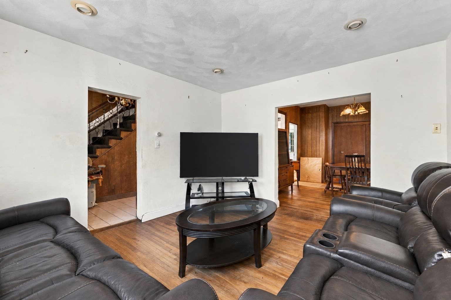 Single Family Residence at 25 Rock Valley Ave, Everett MA 02149, Everett, photo 7 of 24
