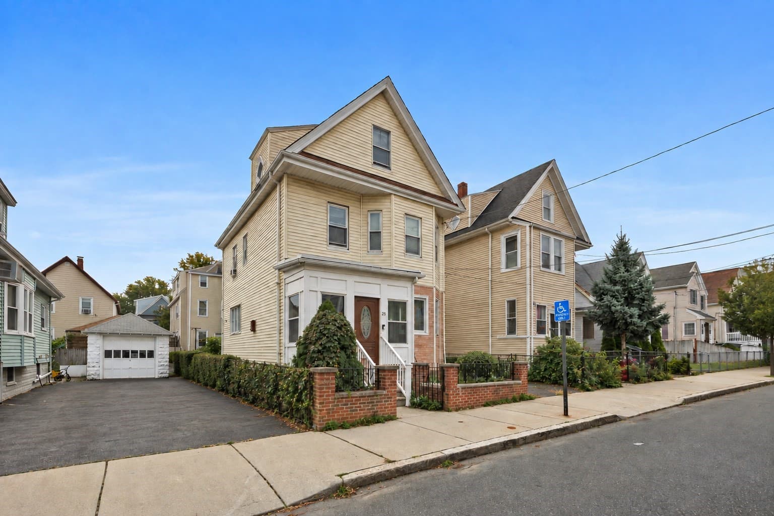 Single Family Residence at 25 Rock Valley Ave, Everett MA 02149, Everett, photo 3 of 24
