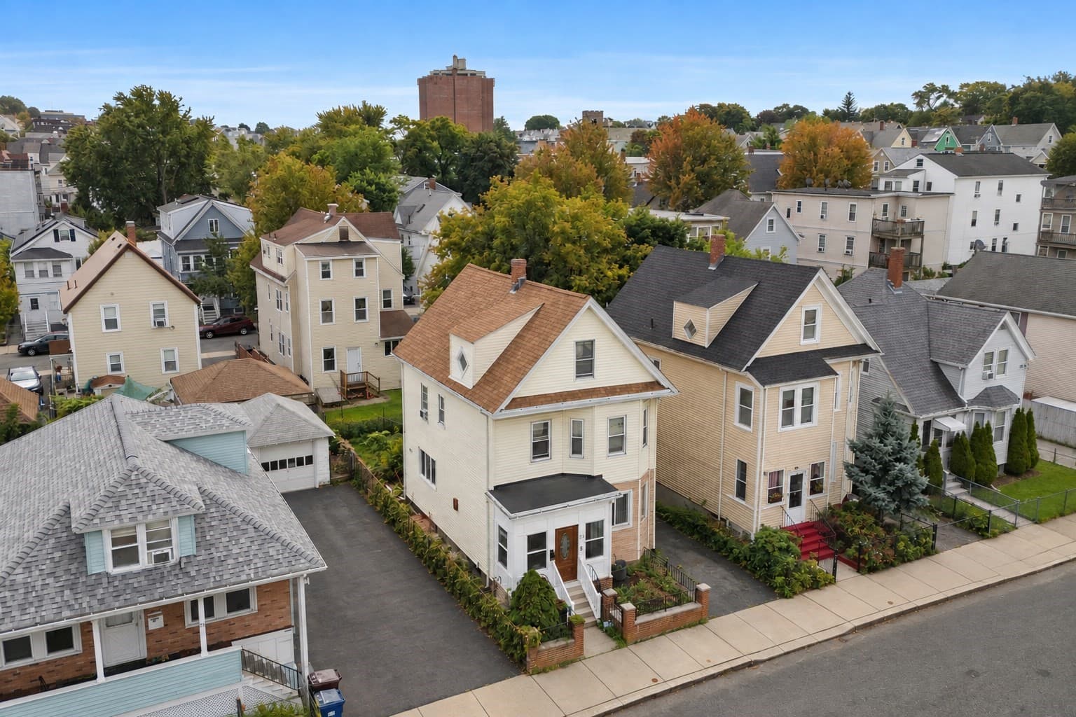 Single Family Residence at 25 Rock Valley Ave, Everett MA 02149, Everett, photo 4 of 24