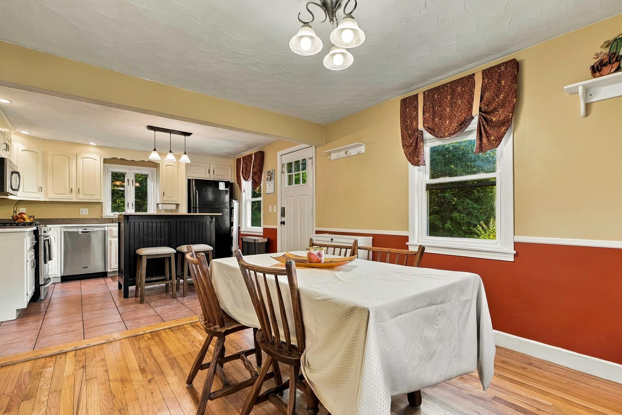 Single Family Residence at 35 Anthony Rd, Franklin MA 02038, Franklin, photo 11 of 33