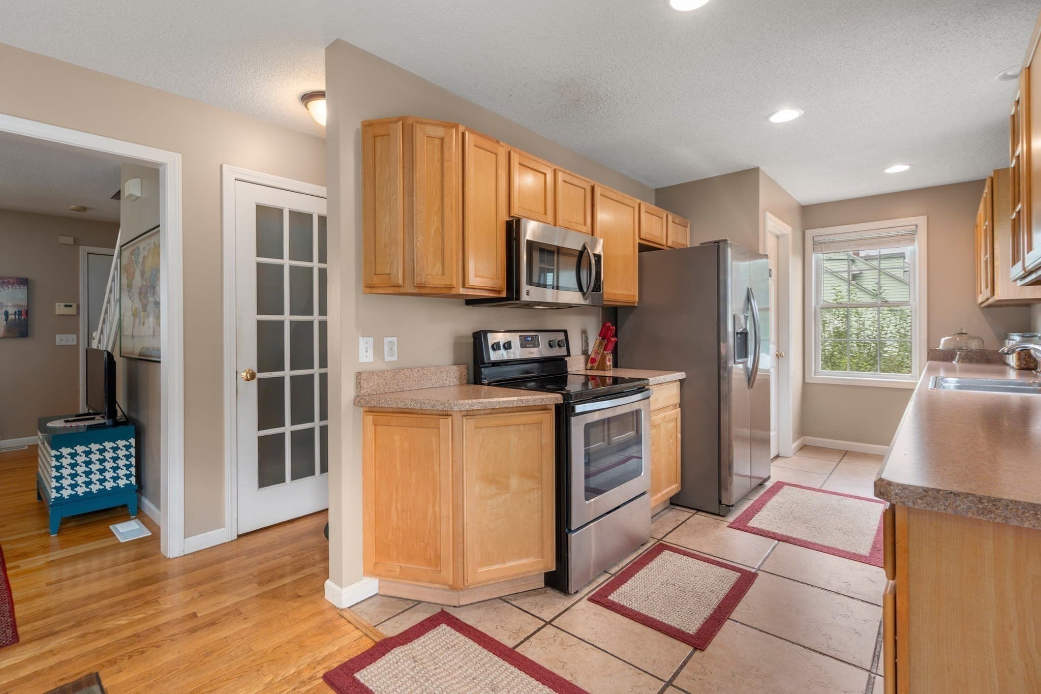 Single Family Residence at 109 Appleton St, Springfield MA 01108, Springfield, photo 16 of 41
