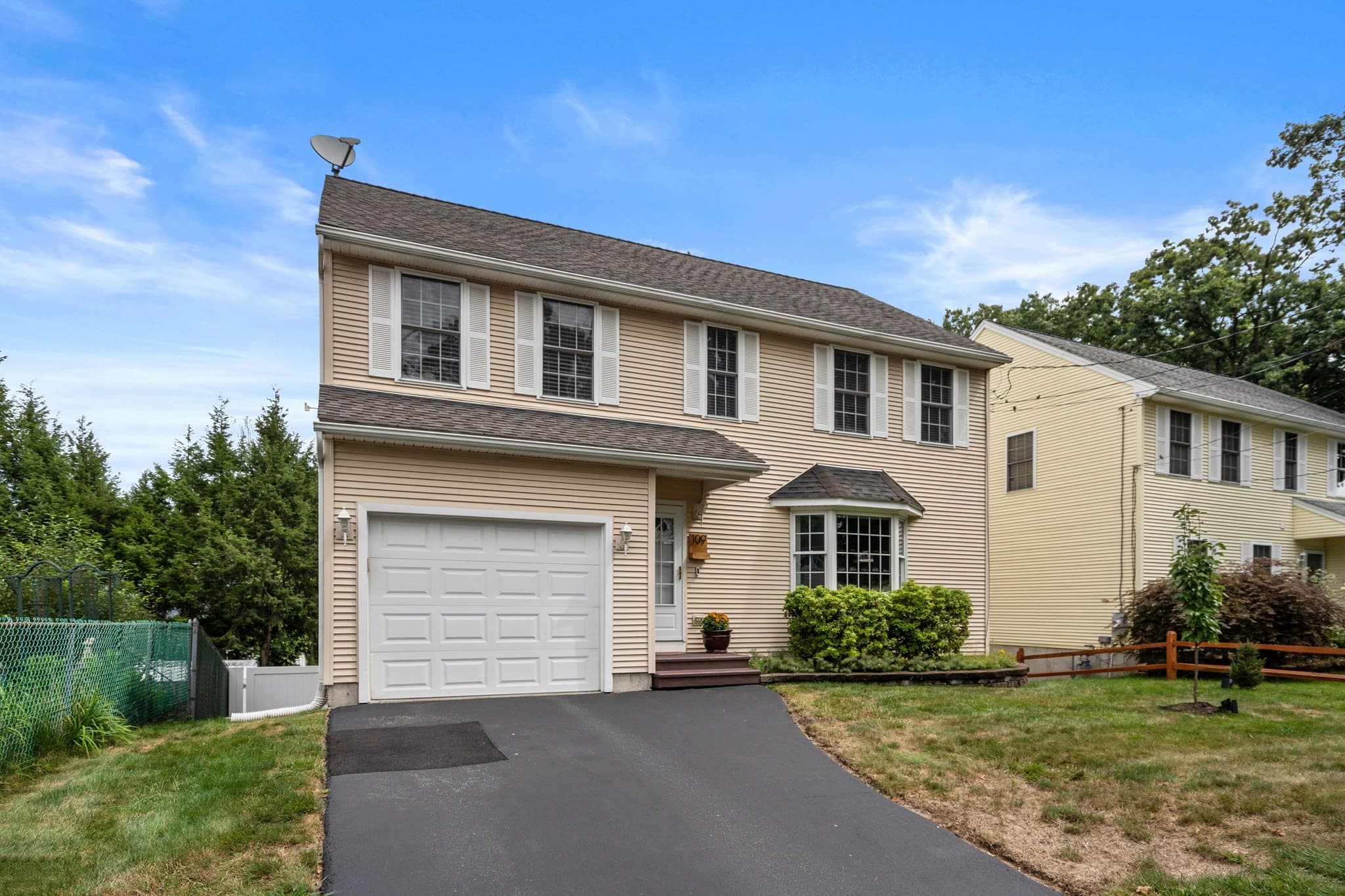 Single Family Residence at 109 Appleton St, Springfield MA 01108, Springfield, photo 40 of 41