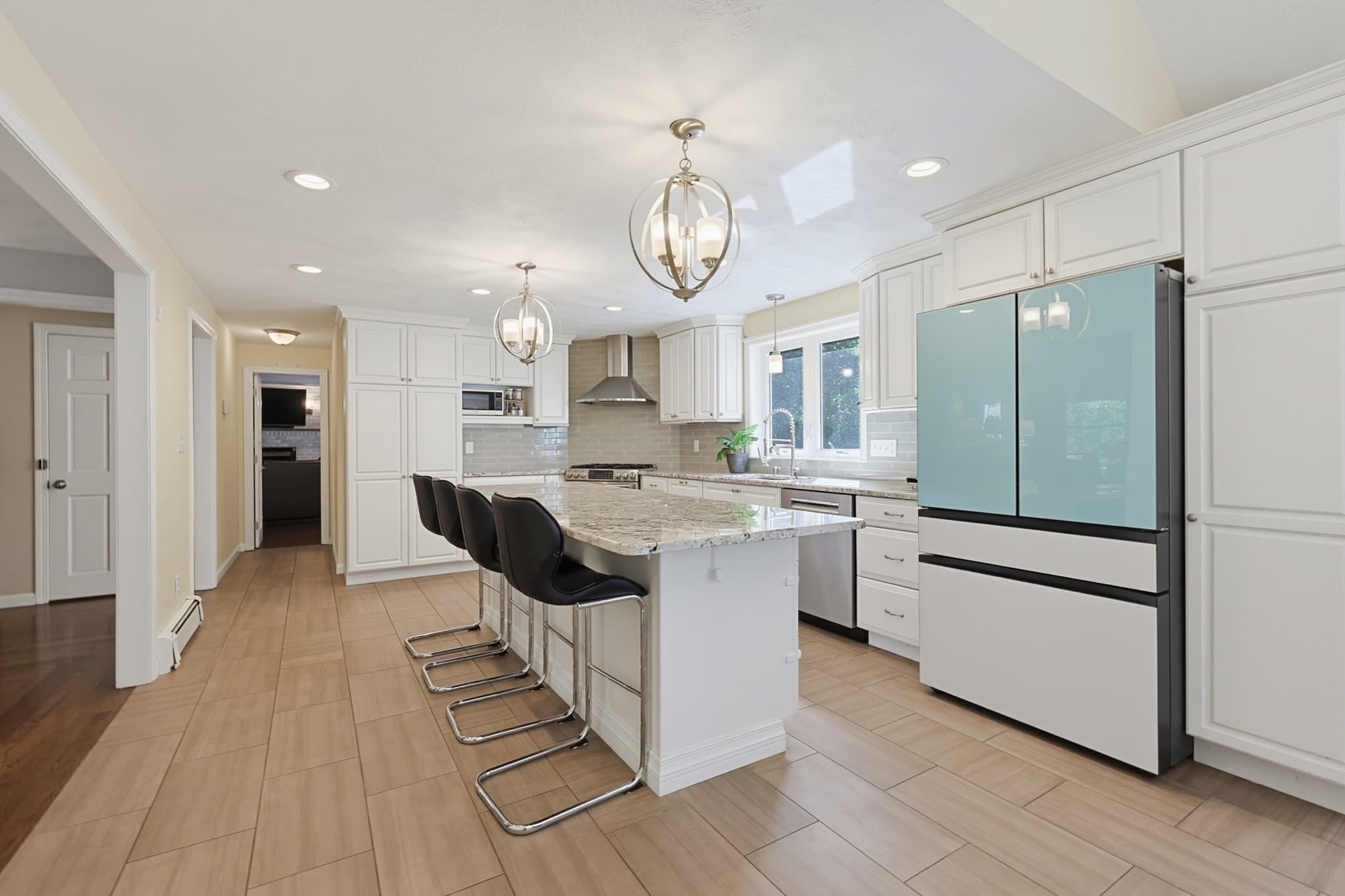 Single Family Residence at 5 Chausse Dr, Methuen MA 01844, Methuen, photo 9 of 42