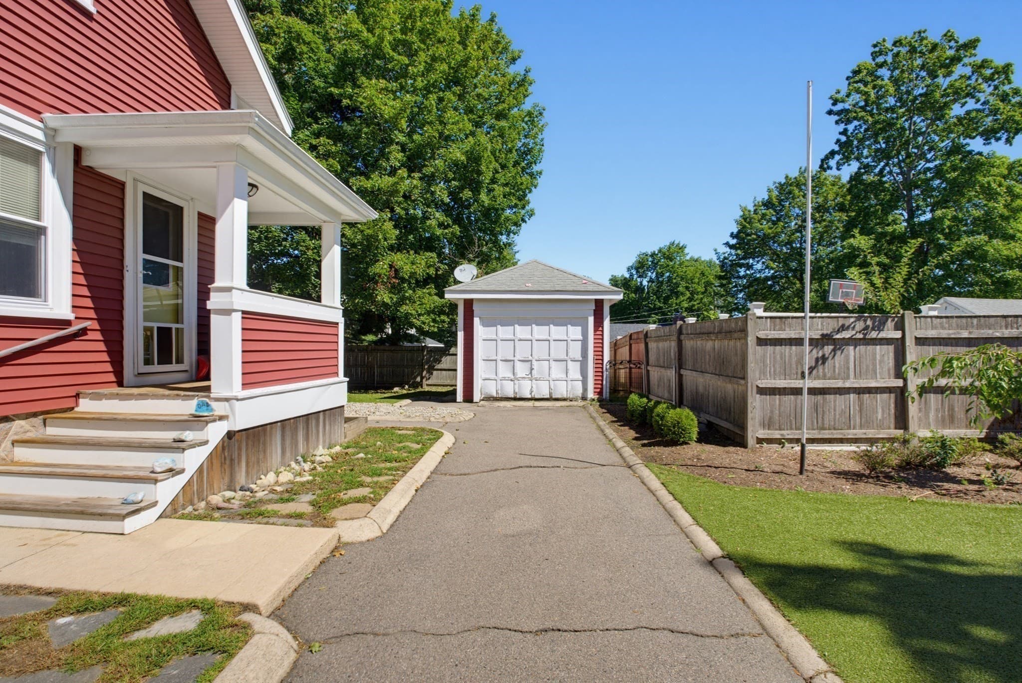 Single Family Residence at 148 Ettrick St, Brockton MA 02301, Brockton, photo 3 of 20