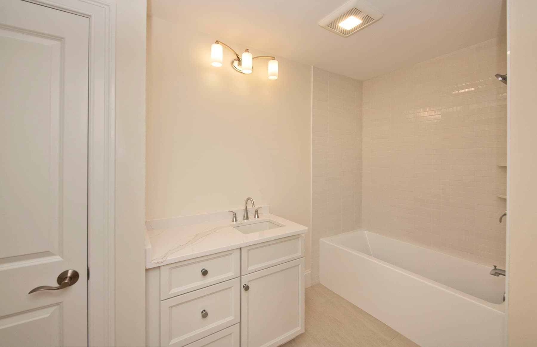 Condominium at 25 Clubview Dr # 25, Andover MA 01810, Andover, photo 9 of 20