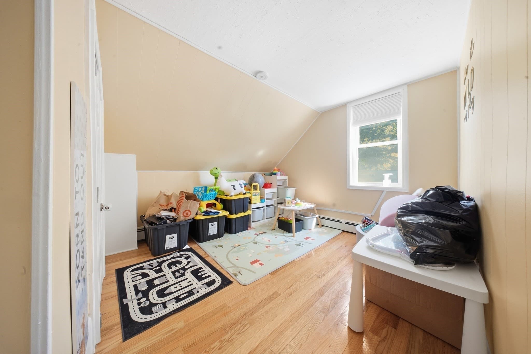 Single Family Residence at 128 Howe St, Marlborough MA 01752, Marlborough, photo 7 of 41