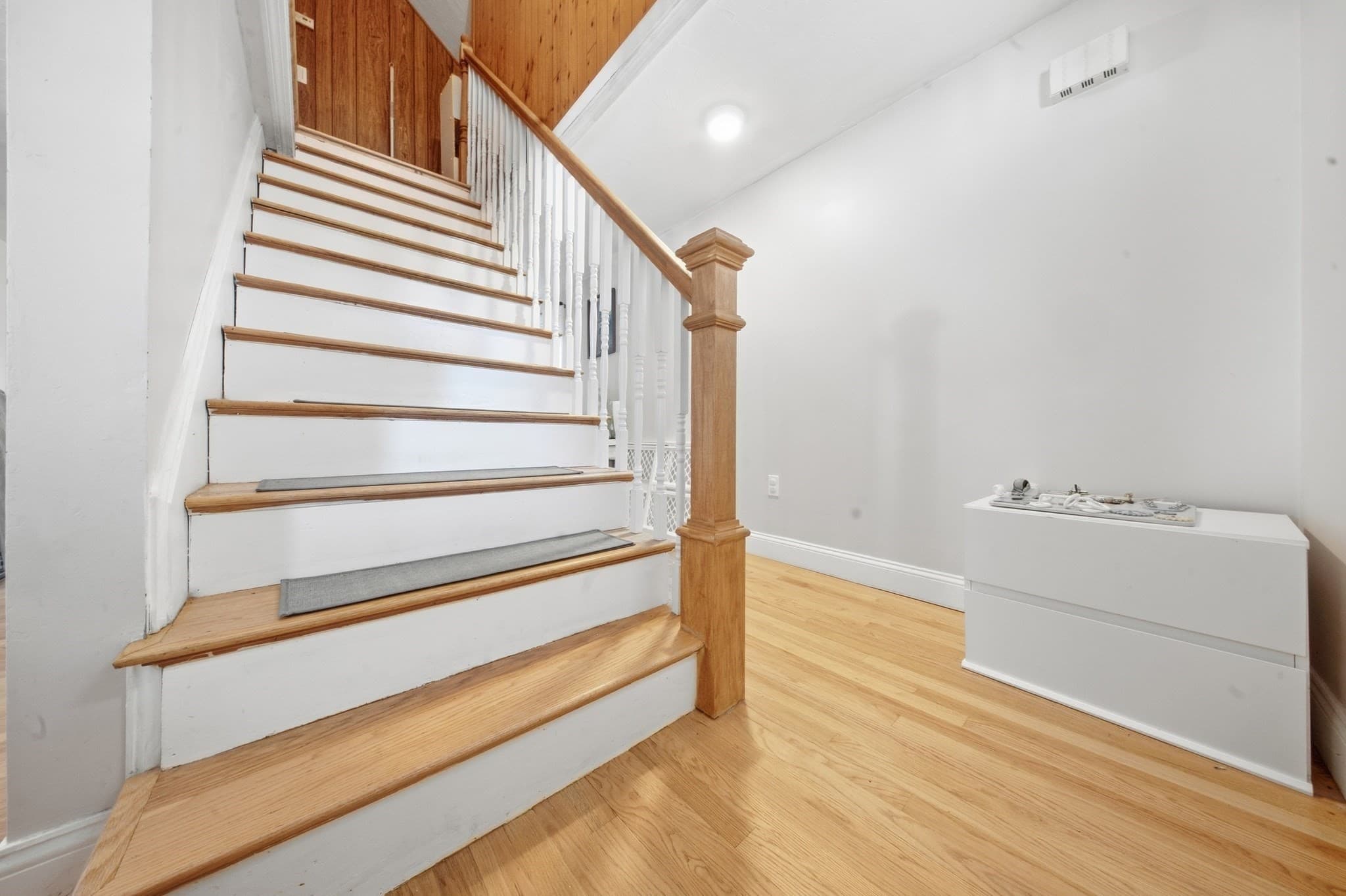 Single Family Residence at 128 Howe St, Marlborough MA 01752, Marlborough, photo 14 of 41