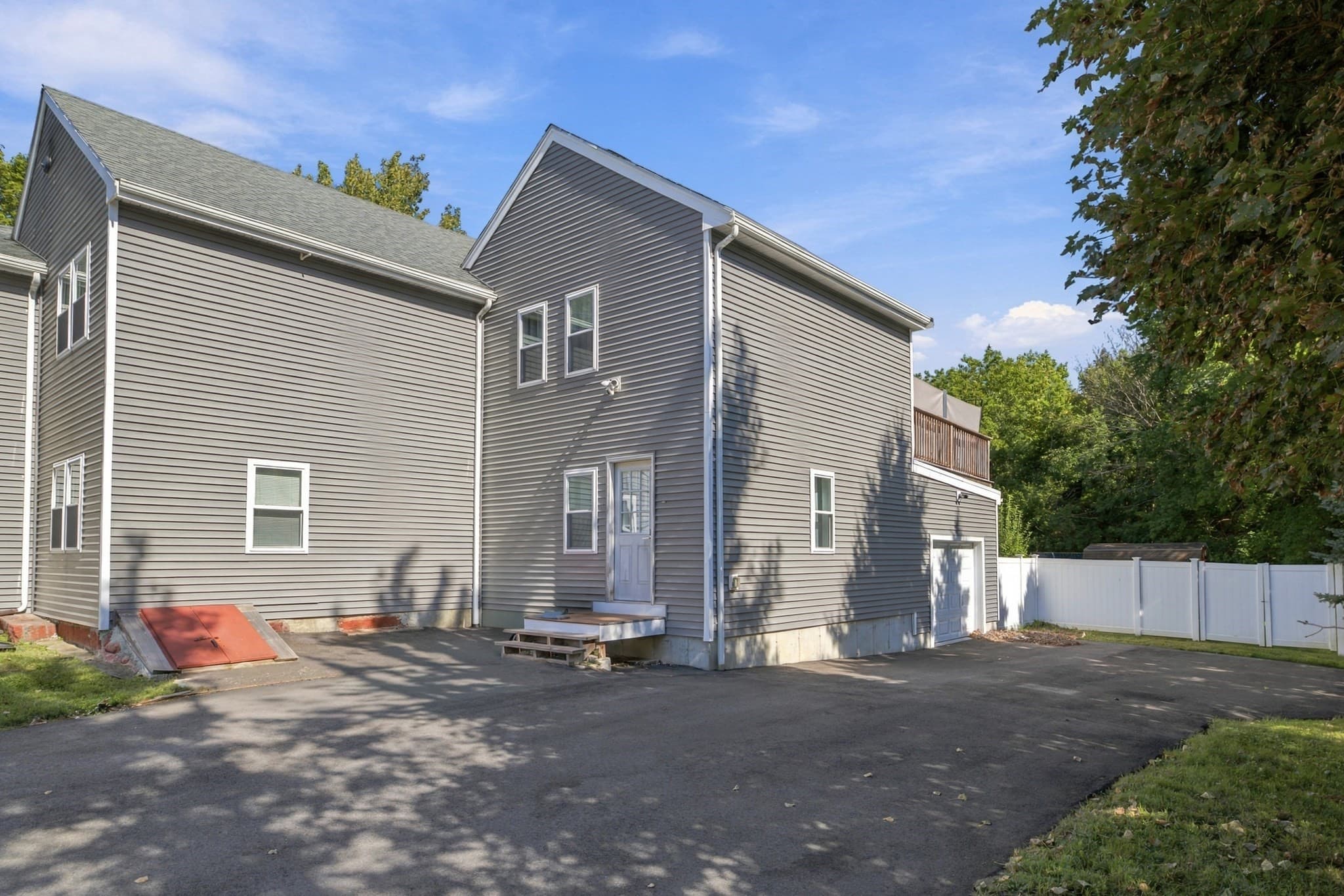 Single Family Residence at 463 Pleasant Street, East Bridgewater MA 02333, East Bridgewater, photo 3 of 36