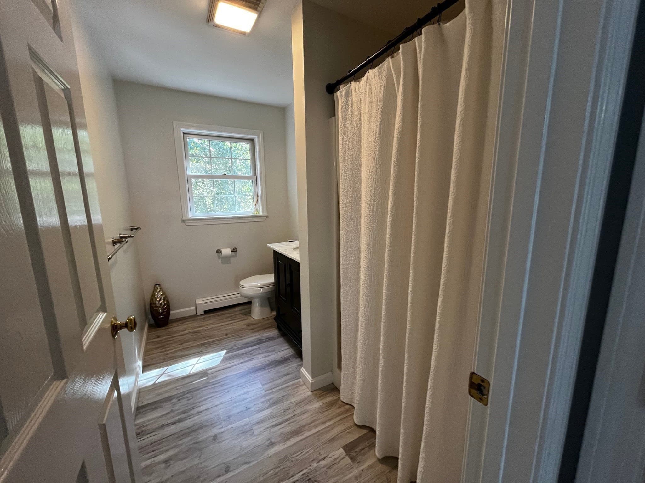 Single Family Residence at 8 Pinewood Rd, Amesbury MA 01913, Amesbury, photo 14 of 34
