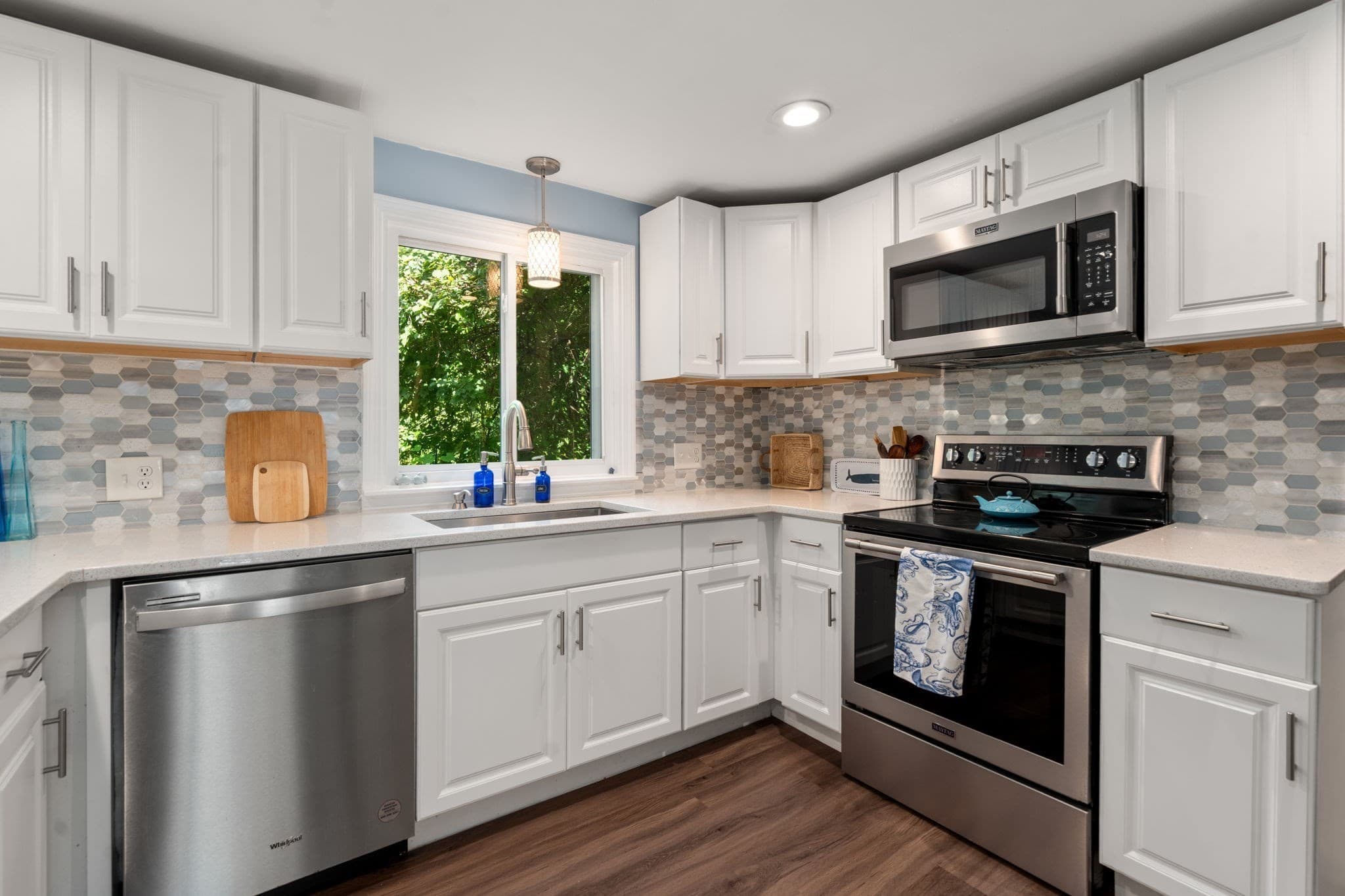 Single Family Residence at 543 Central Street, Holliston MA 01746, Holliston, photo 6 of 34
