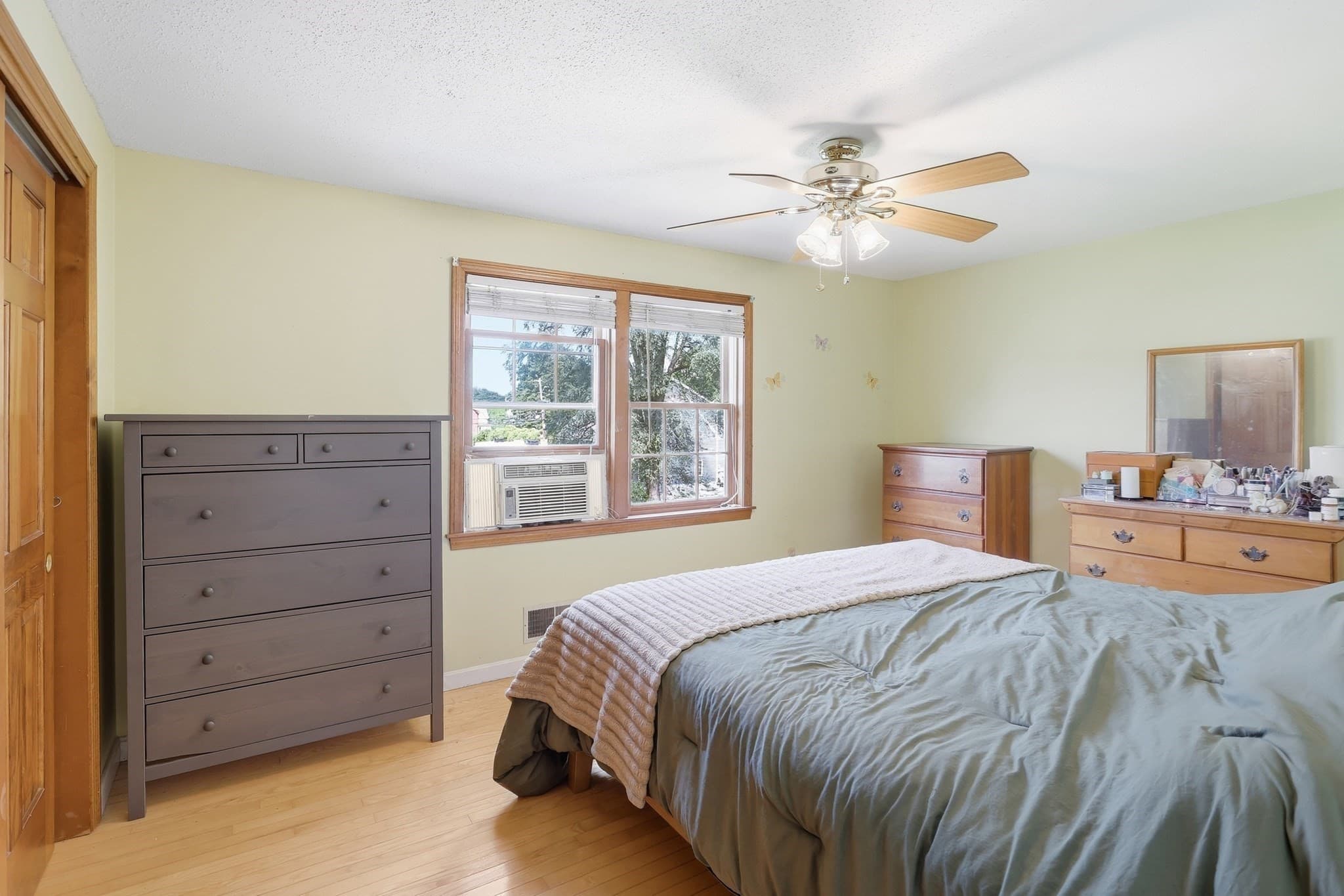 Condominium at 97 Forest # 2, Lowell MA 01851, Lowell, photo 16 of 40