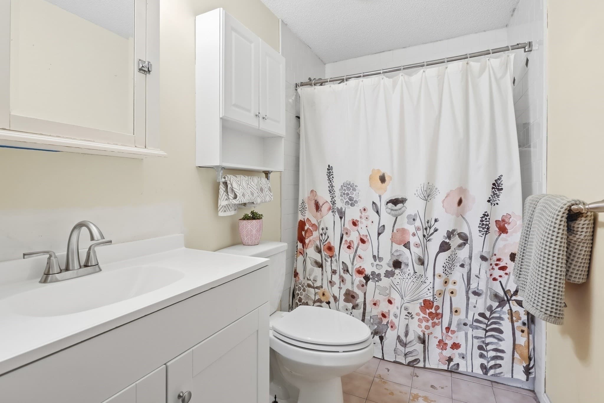 Condominium at 97 Forest # 2, Lowell MA 01851, Lowell, photo 19 of 40