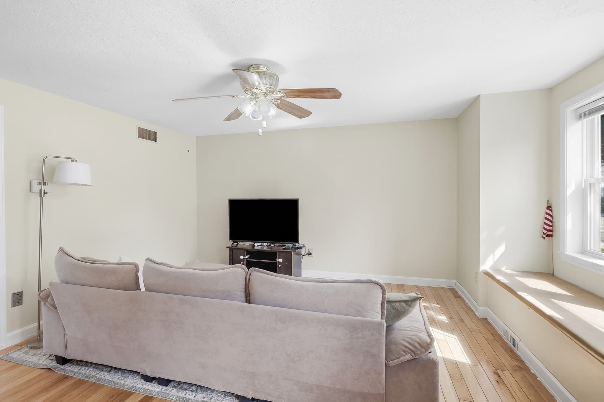 Condominium at 97 Forest # 2, Lowell MA 01851, Lowell, photo 4 of 40