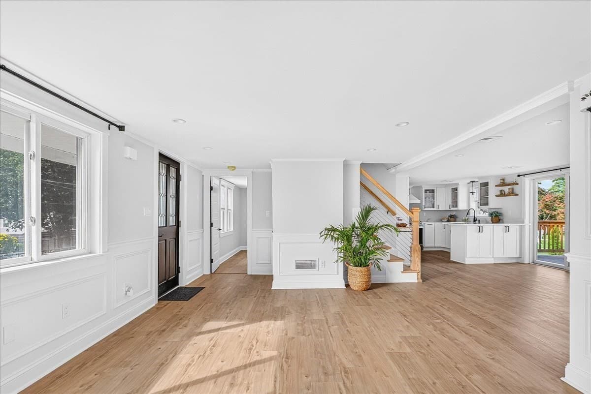 Single Family Residence at 25 Fairmount St, New Bedford MA 02740, New Bedford, photo 9 of 40