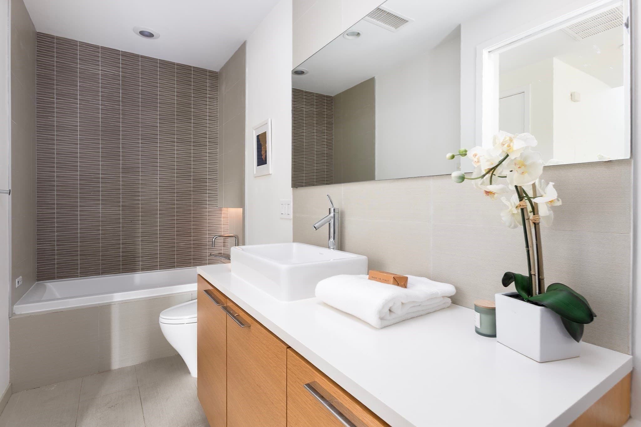 Condominium at 234 W Newton PH, Boston MA 02116, photo 13 of 19