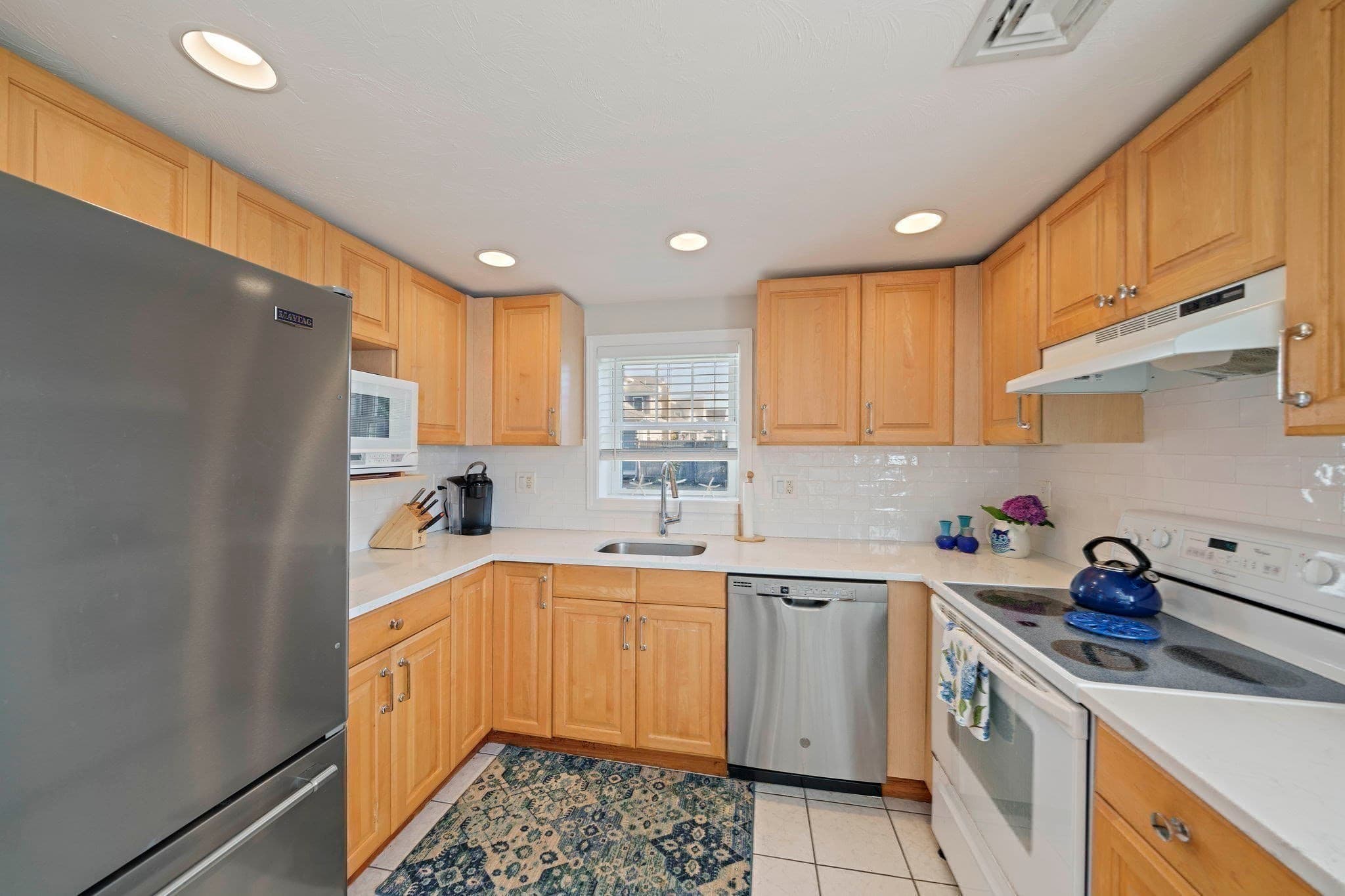 Single Family Residence at 70 Coburn Street, Hull MA 02045, photo 13 of 27
