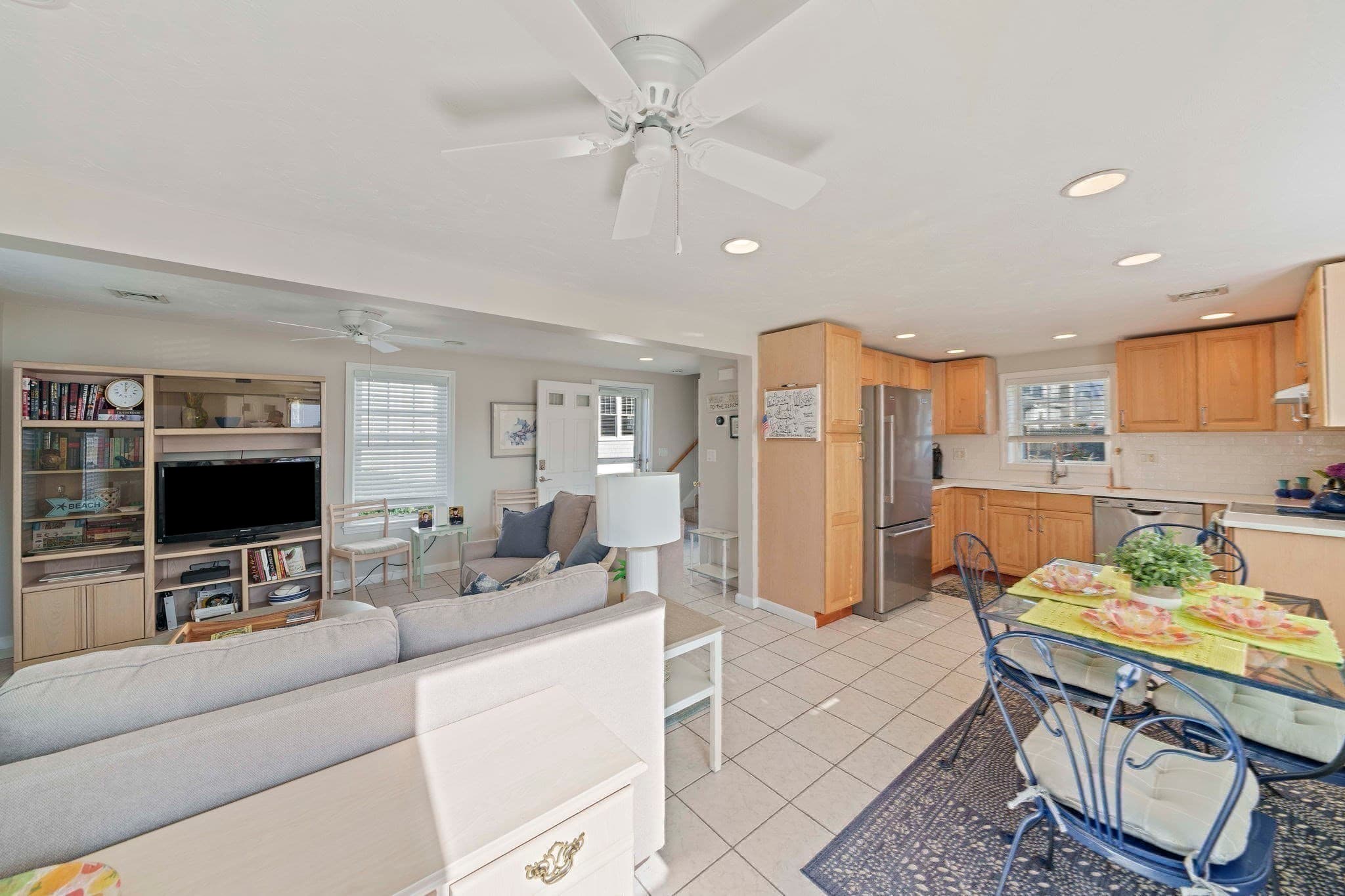 Single Family Residence at 70 Coburn Street, Hull MA 02045, photo 9 of 27