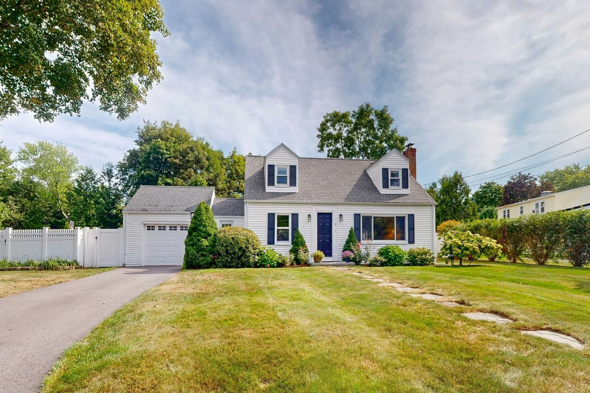 3 Remsen Ave, Medfield MA 02052