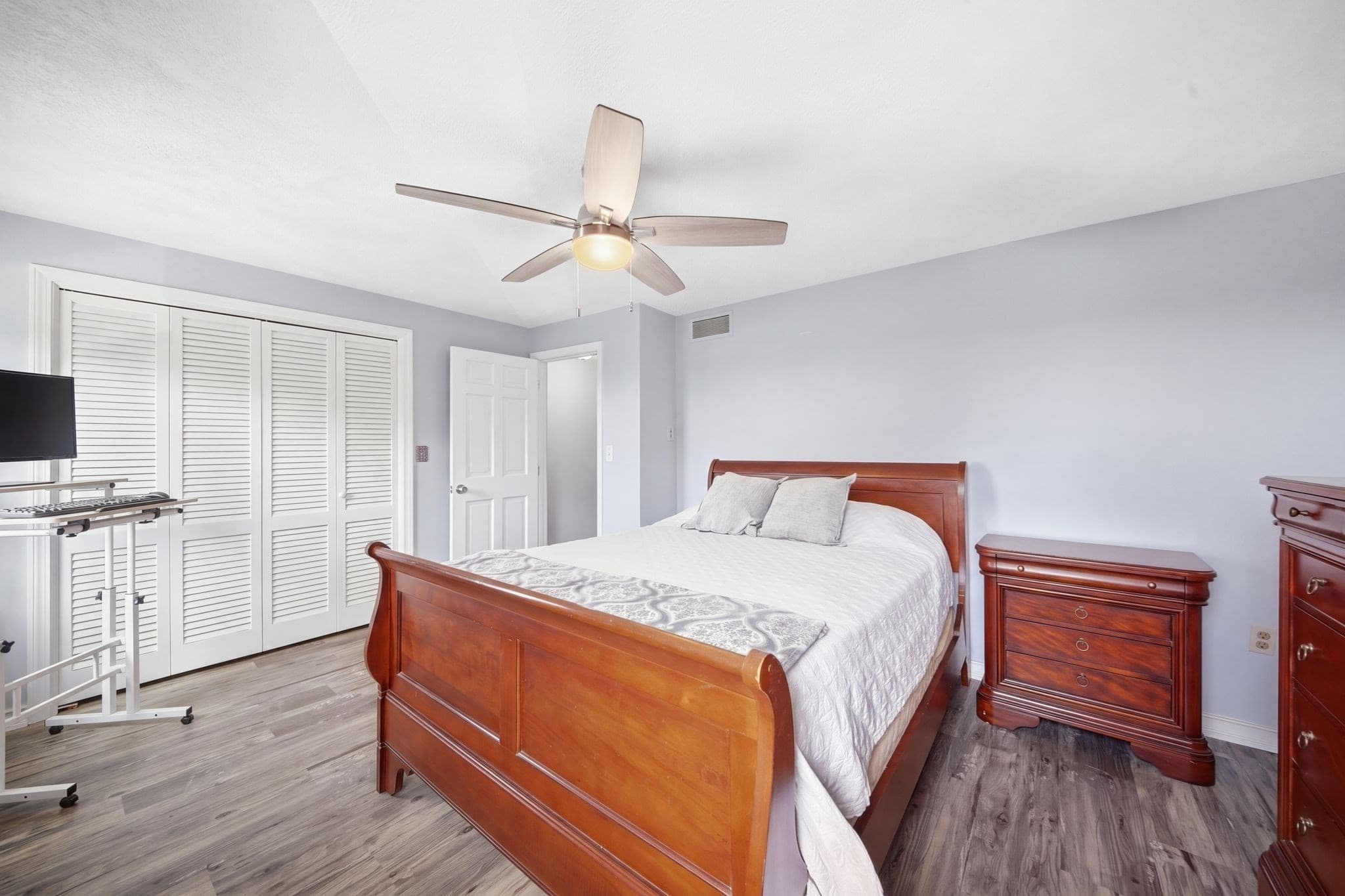 Condominium at 106 Park Ave W # D5, Lowell MA 01852, Lowell, photo 13 of 26