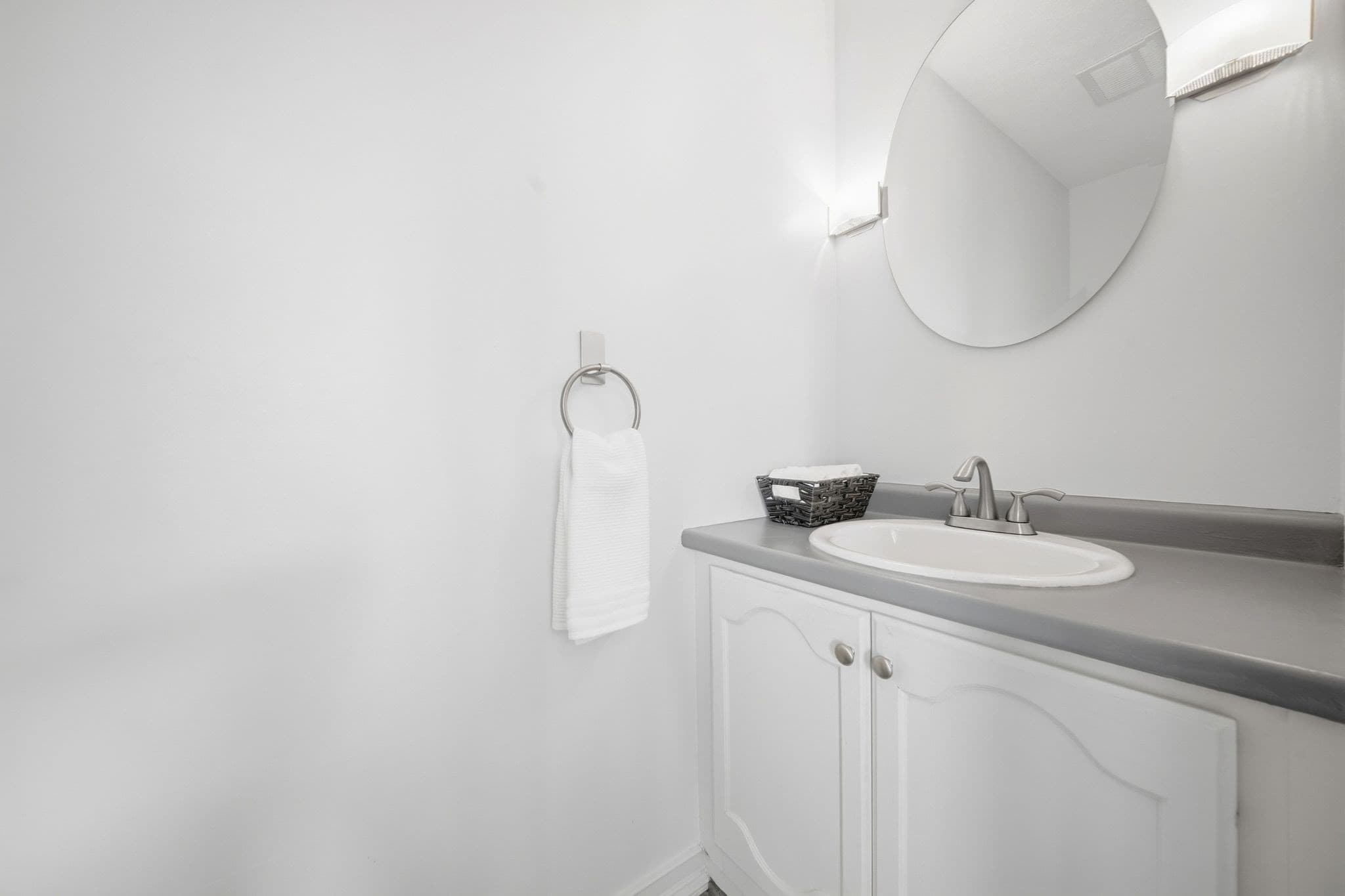 Condominium at 106 Park Ave W # D5, Lowell MA 01852, Lowell, photo 12 of 26