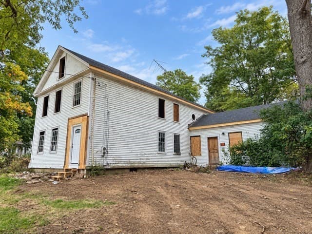 Single Family Residence at 47 Elm St, North Brookfield MA 01535, photo 2 of 16
