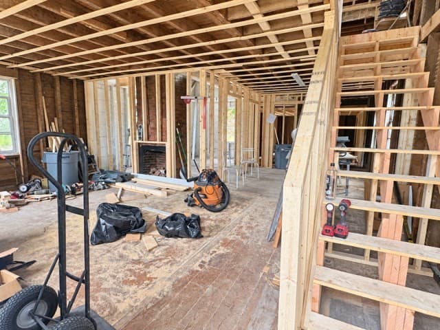 Single Family Residence at 47 Elm St, North Brookfield MA 01535, photo 3 of 16