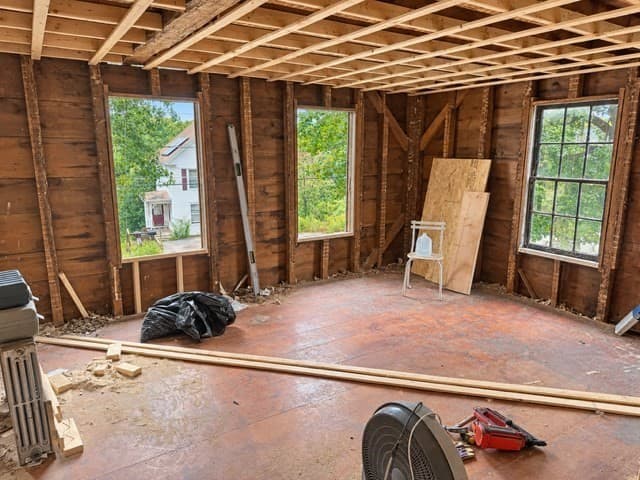 Single Family Residence at 47 Elm St, North Brookfield MA 01535, photo 5 of 16