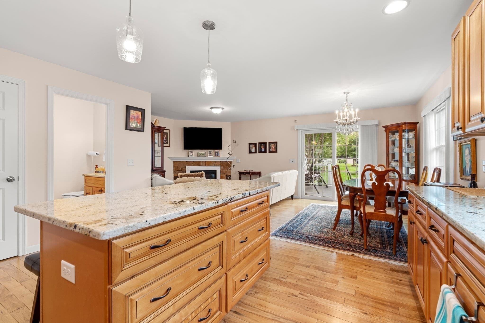 Condominium at 496 Hilldale Ave # 496, Haverhill MA 01832, Haverhill, photo 5 of 30