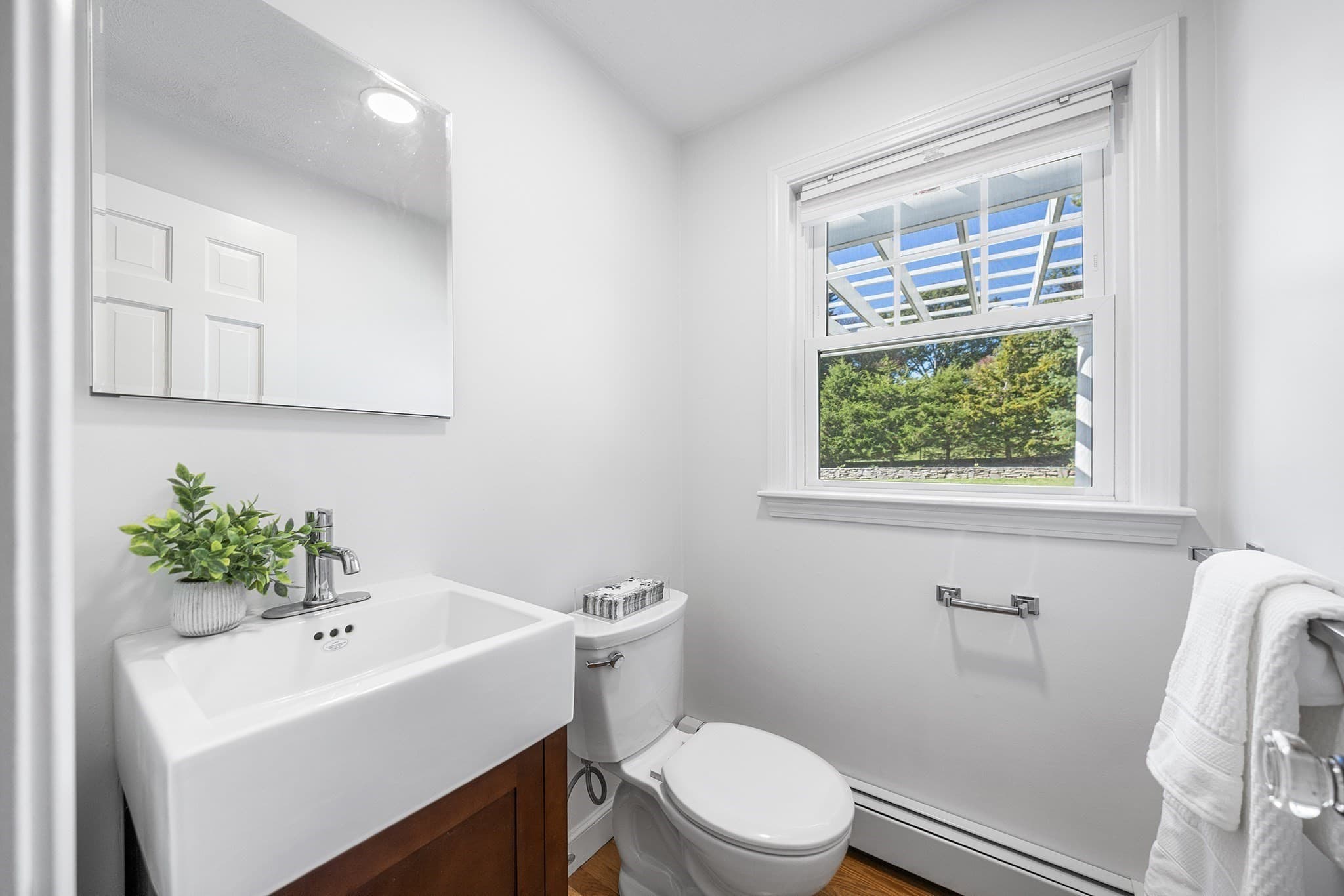 Single Family Residence at 8 Lantern Ln, Shrewsbury MA 01545, Shrewsbury, photo 13 of 37