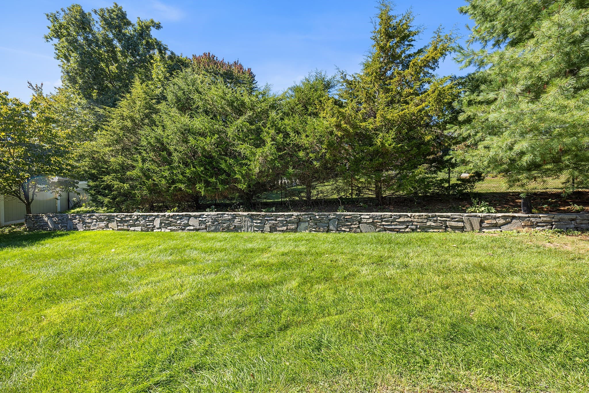 Single Family Residence at 8 Lantern Ln, Shrewsbury MA 01545, Shrewsbury, photo 32 of 37