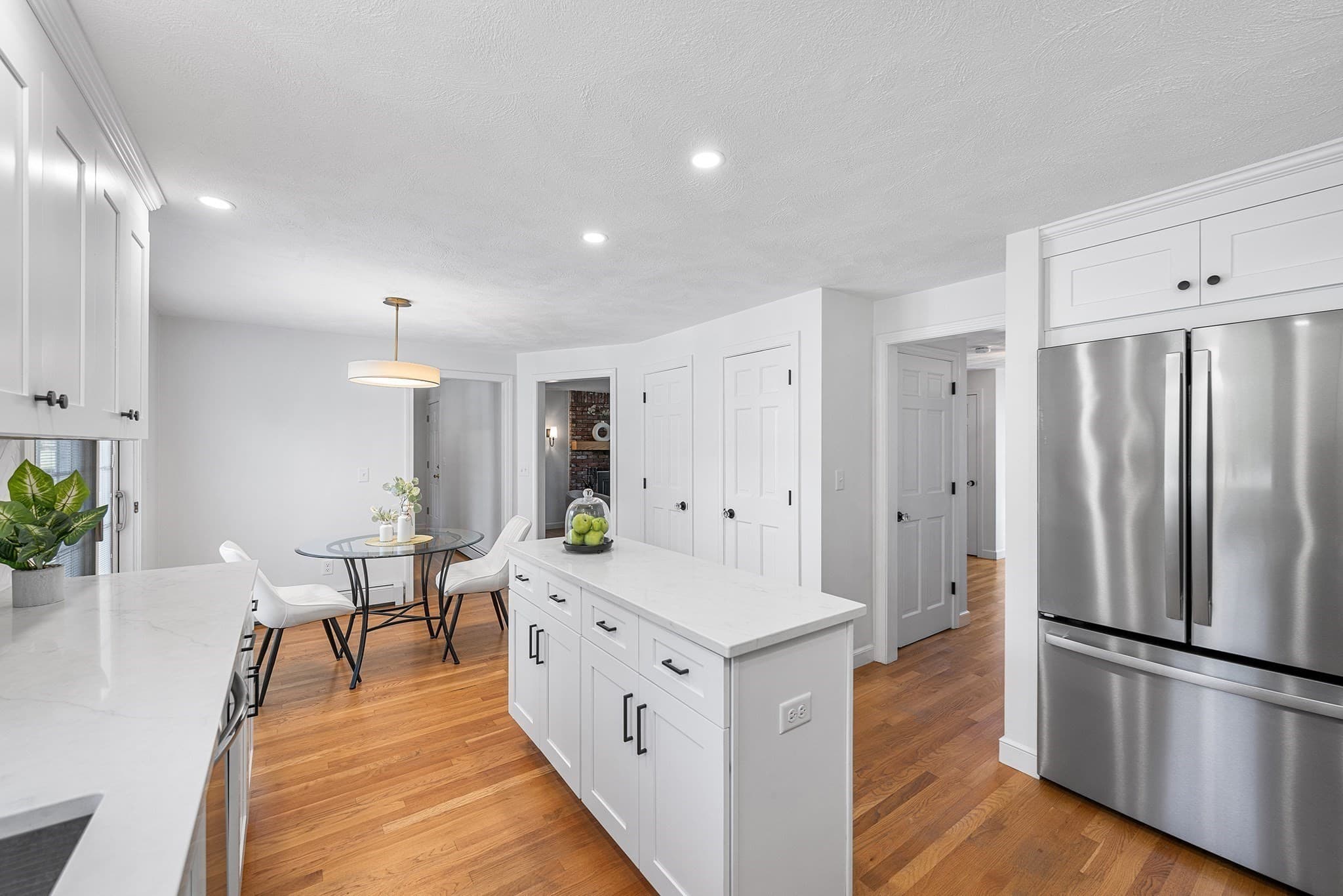 Single Family Residence at 8 Lantern Ln, Shrewsbury MA 01545, Shrewsbury, photo 5 of 37