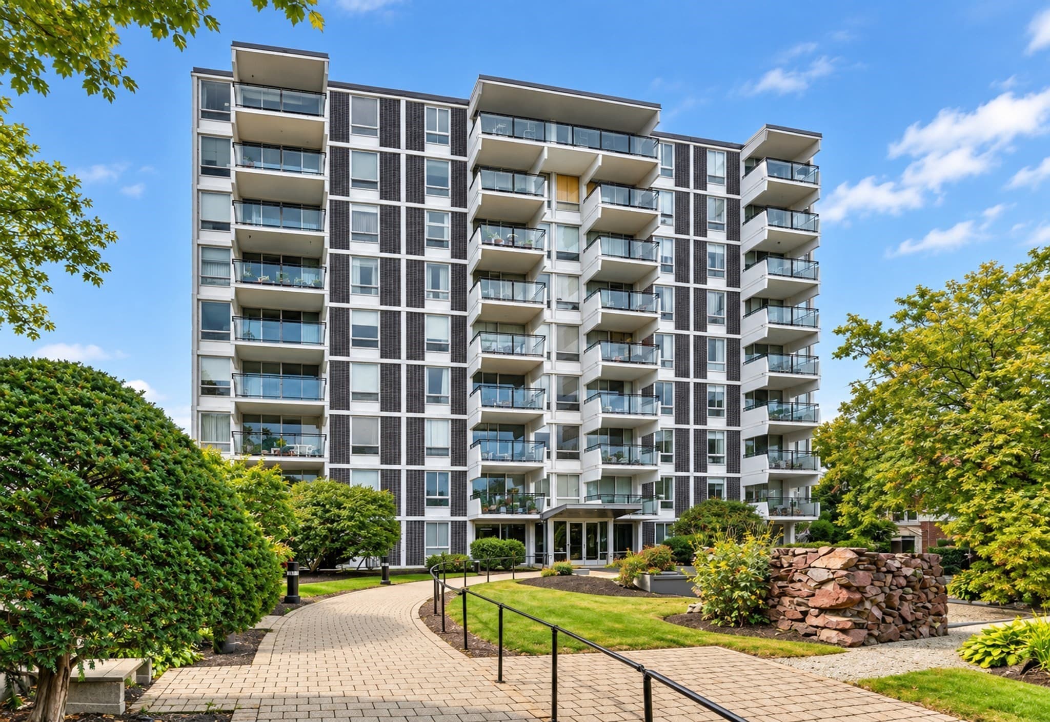 60 Babcock St # 32, Brookline MA 02446