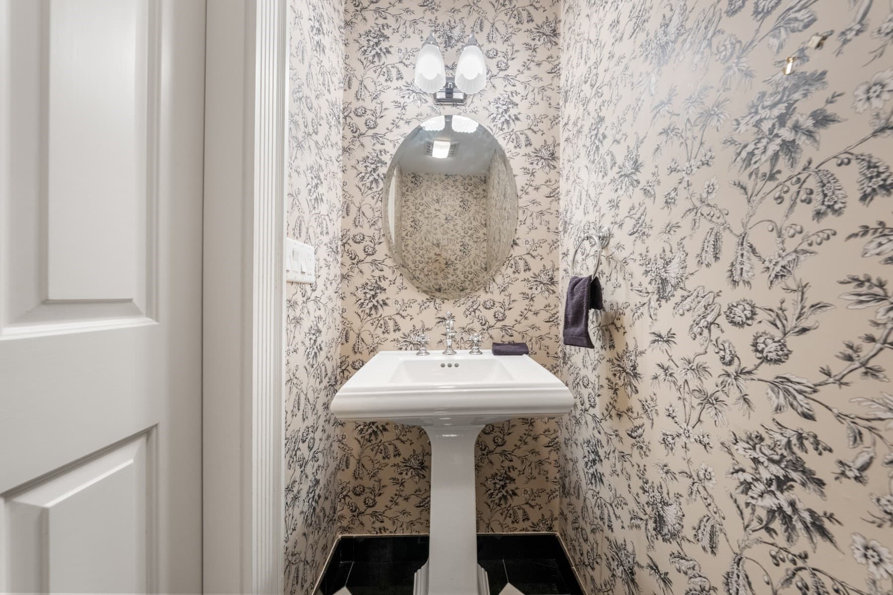 Condominium at 398 Marlborough St # 1, Boston MA 02115, photo 14 of 37