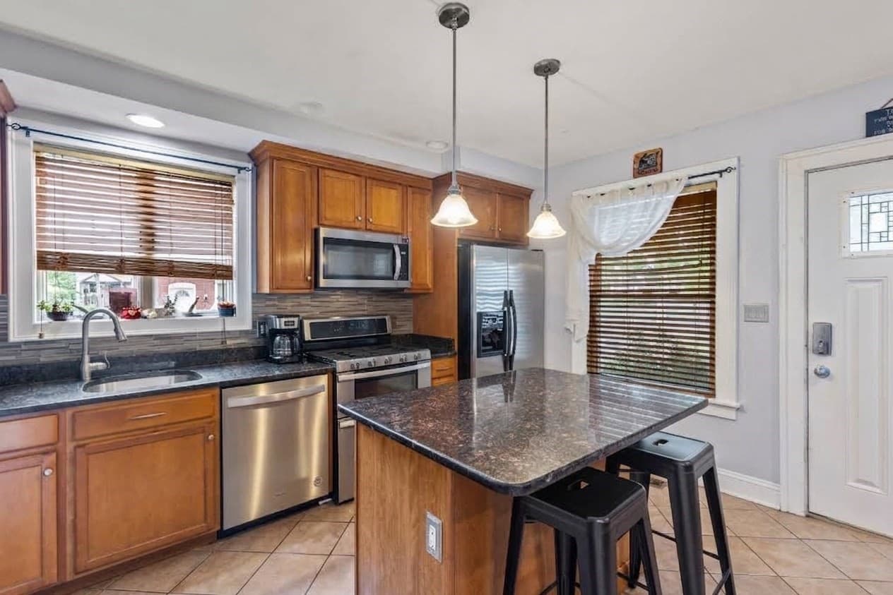 Single Family Residence at 7 Kane St, Boston MA 02125, Boston, photo 4 of 21