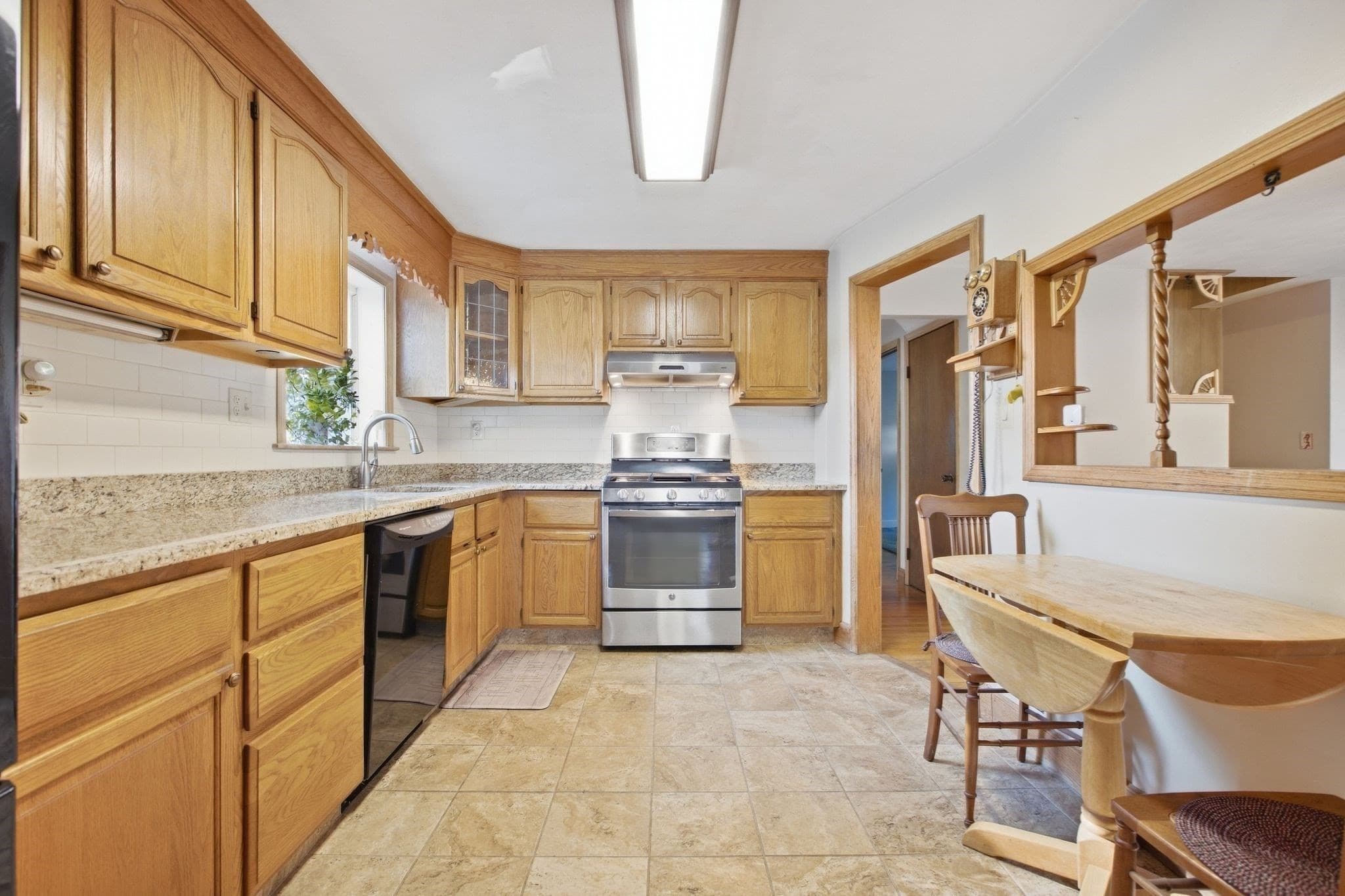 Single Family Residence at 1259 Shawsheen St, Tewksbury MA 01876, Tewksbury, photo 9 of 42
