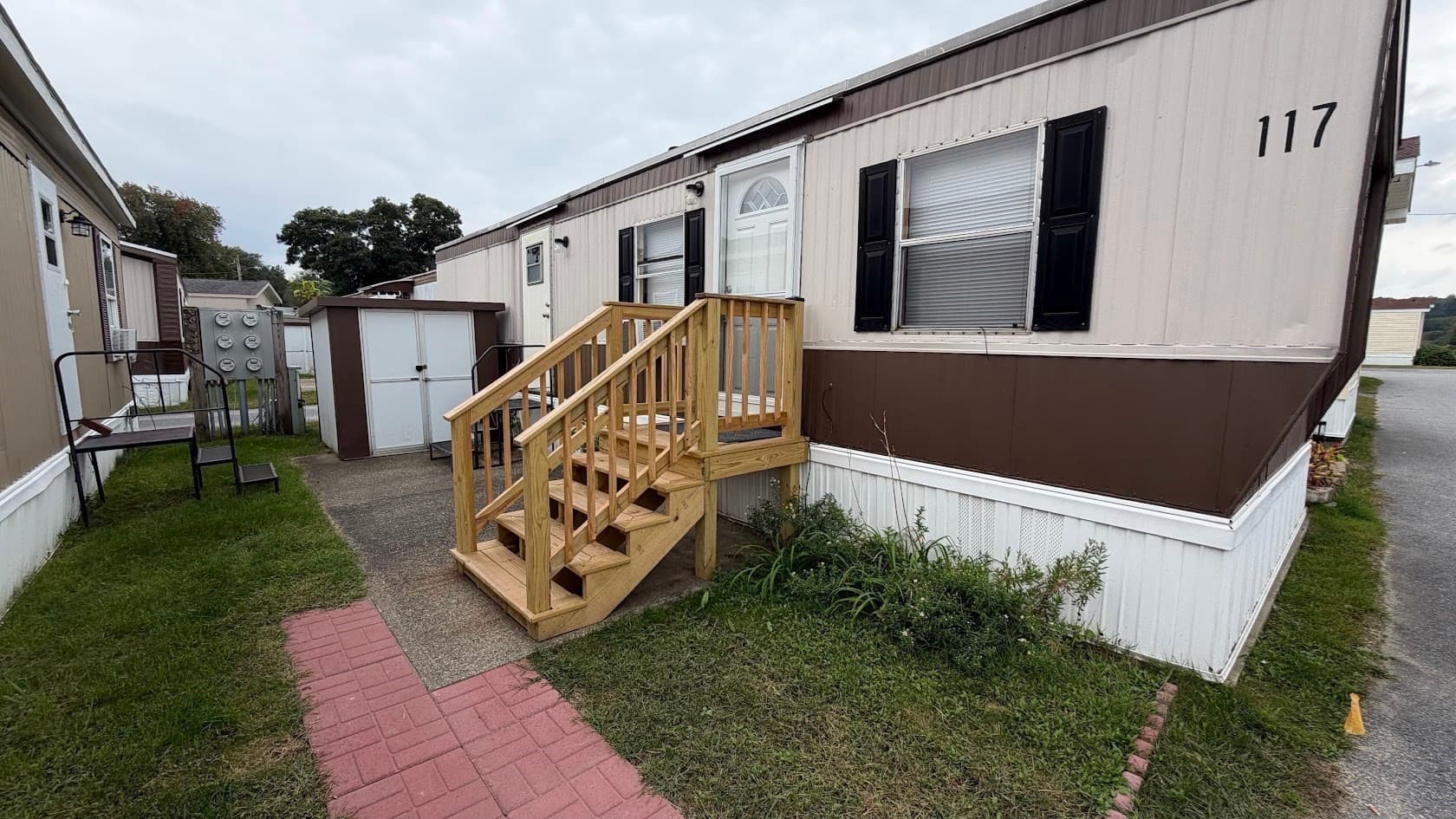 Mobile Home at 557 Southwest Cutoff # 117, Worcester MA 01607, Worcester, photo 2 of 10
