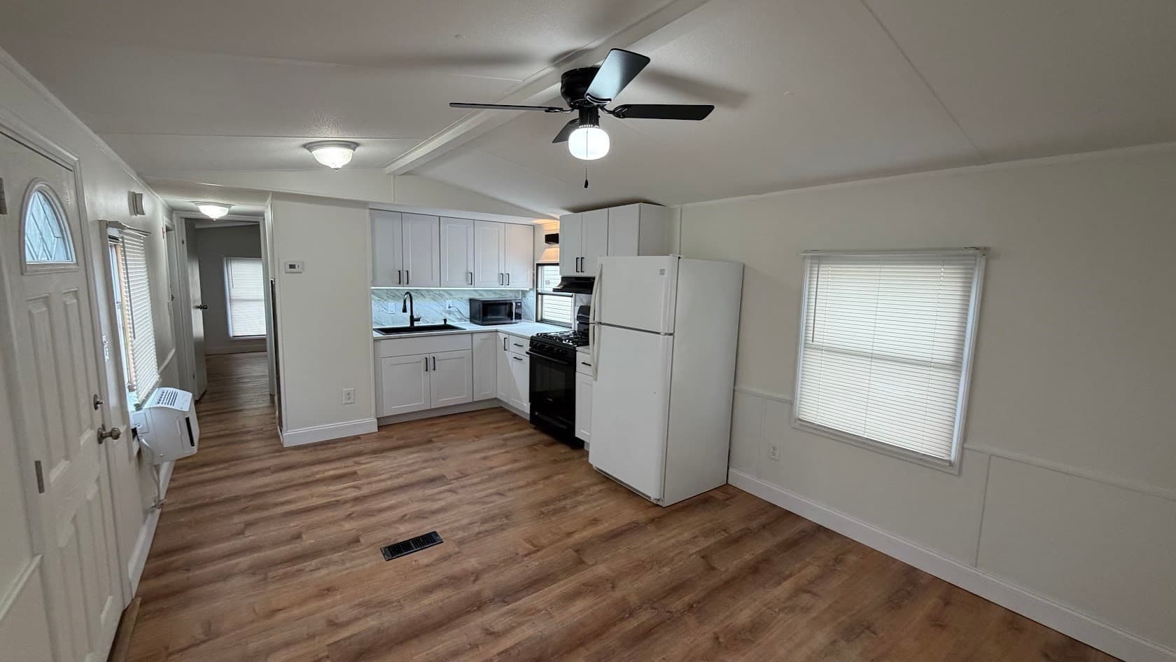 Mobile Home at 557 Southwest Cutoff # 117, Worcester MA 01607, Worcester, photo 3 of 10