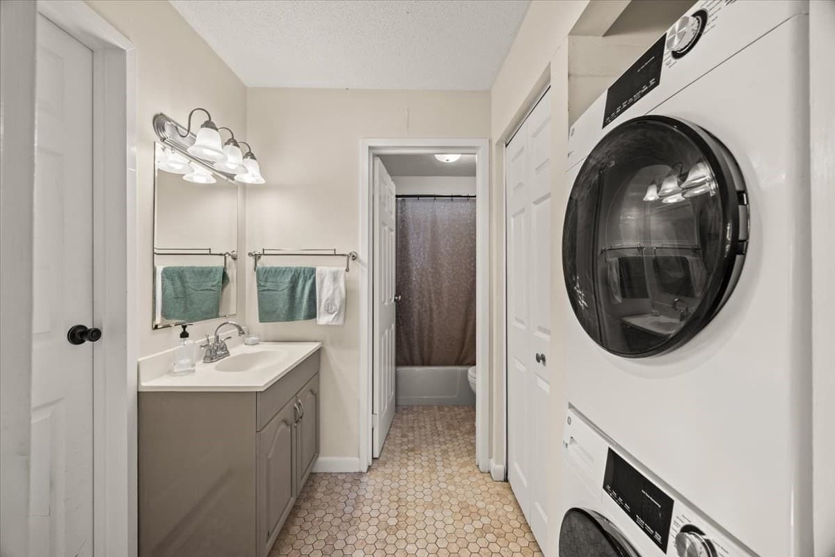 Condominium at 14 Nancy Rd # 1, Easton MA 02375, Easton, photo 16 of 30